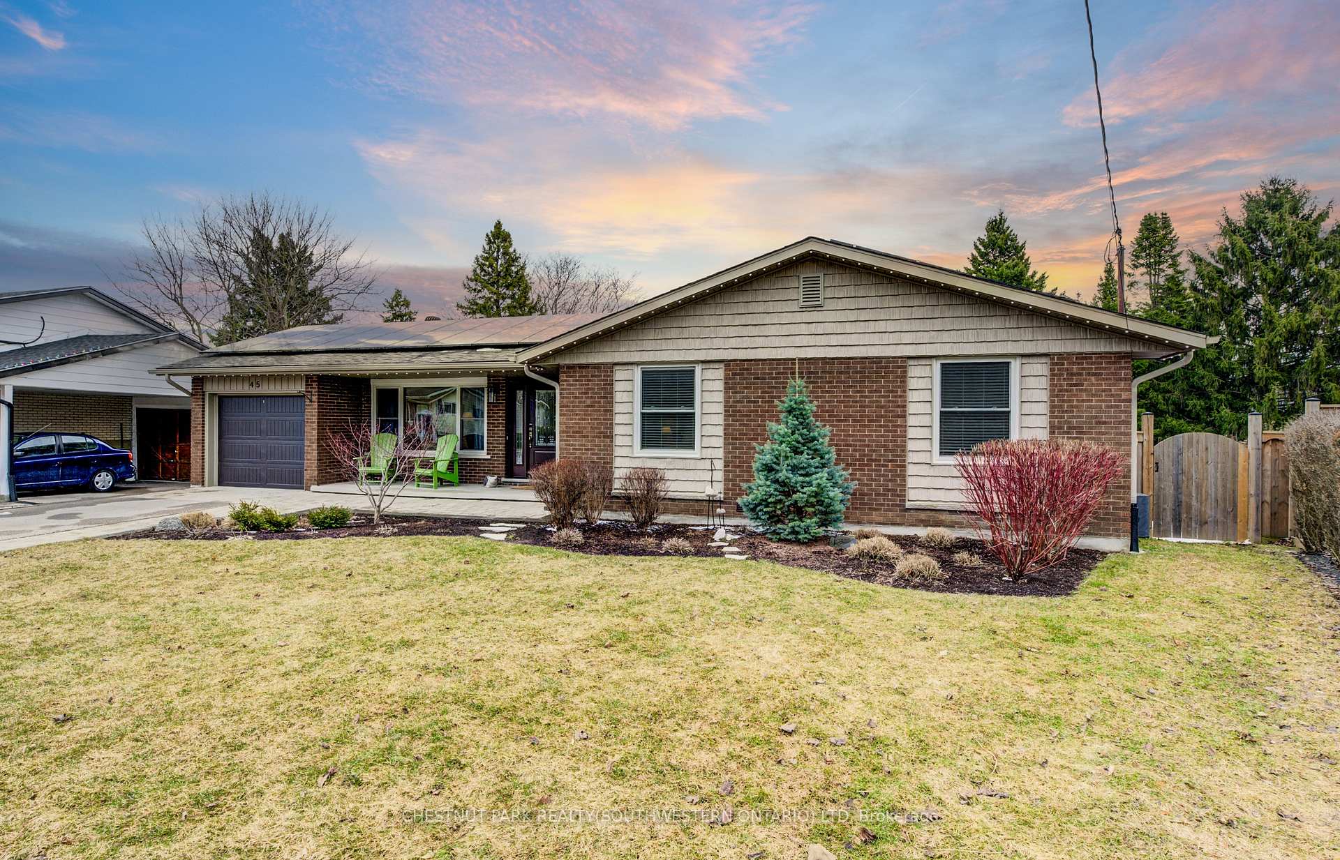 Photo 2 of 45 Uplands Drive, Kitchener — HOMEH