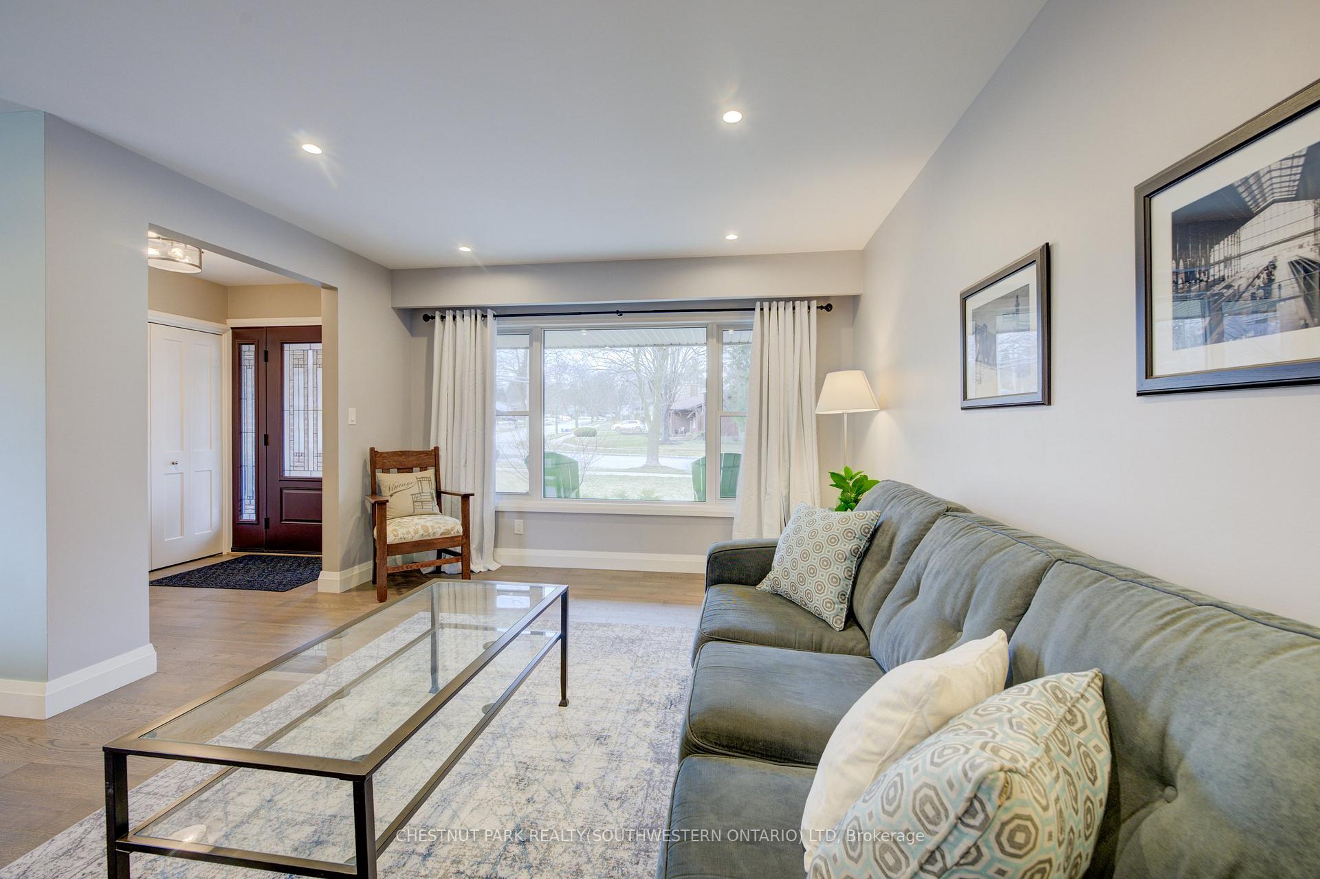 Photo 7 of 45 Uplands Drive, Kitchener — HOMEH