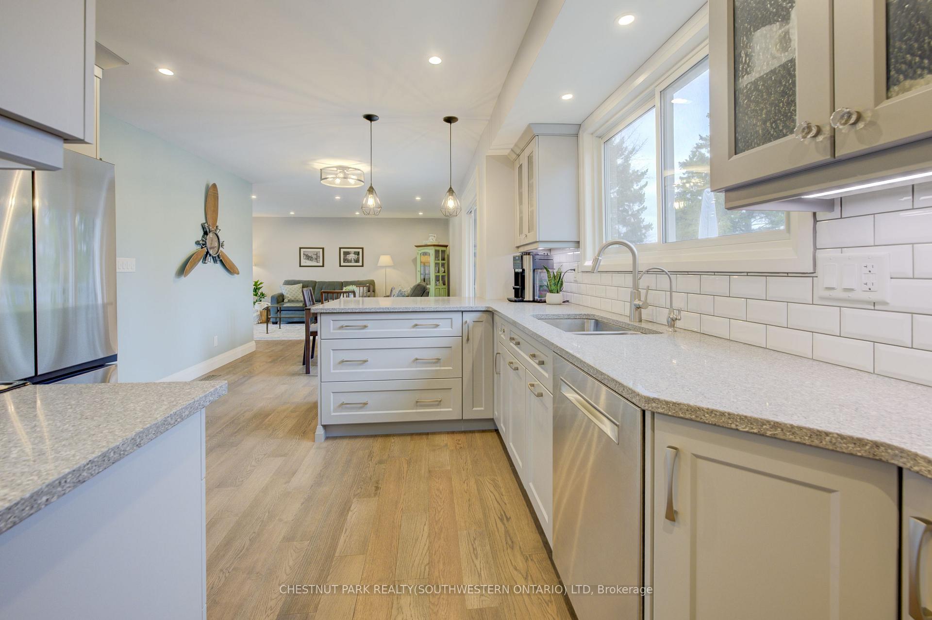 Photo 13 of 45 Uplands Drive, Kitchener — HOMEH
