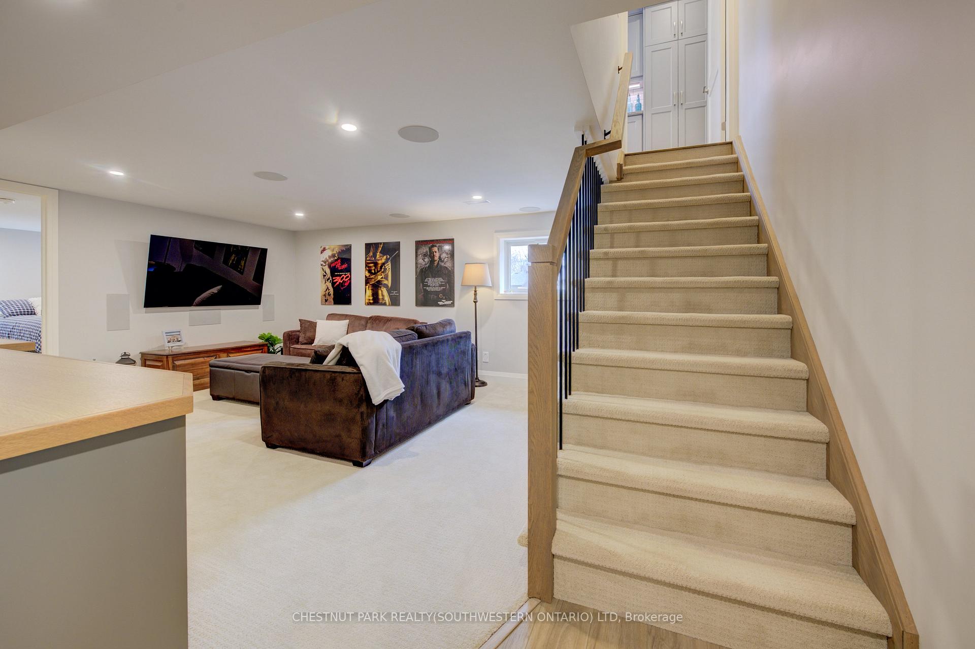 Photo 24 of 45 Uplands Drive, Kitchener — HOMEH