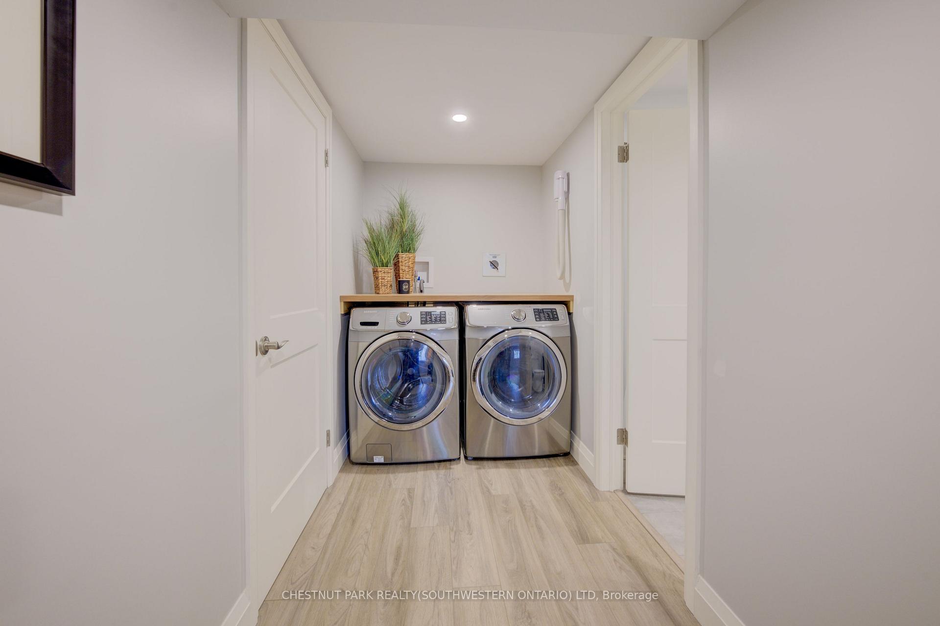 Photo 35 of 45 Uplands Drive, Kitchener — HOMEH