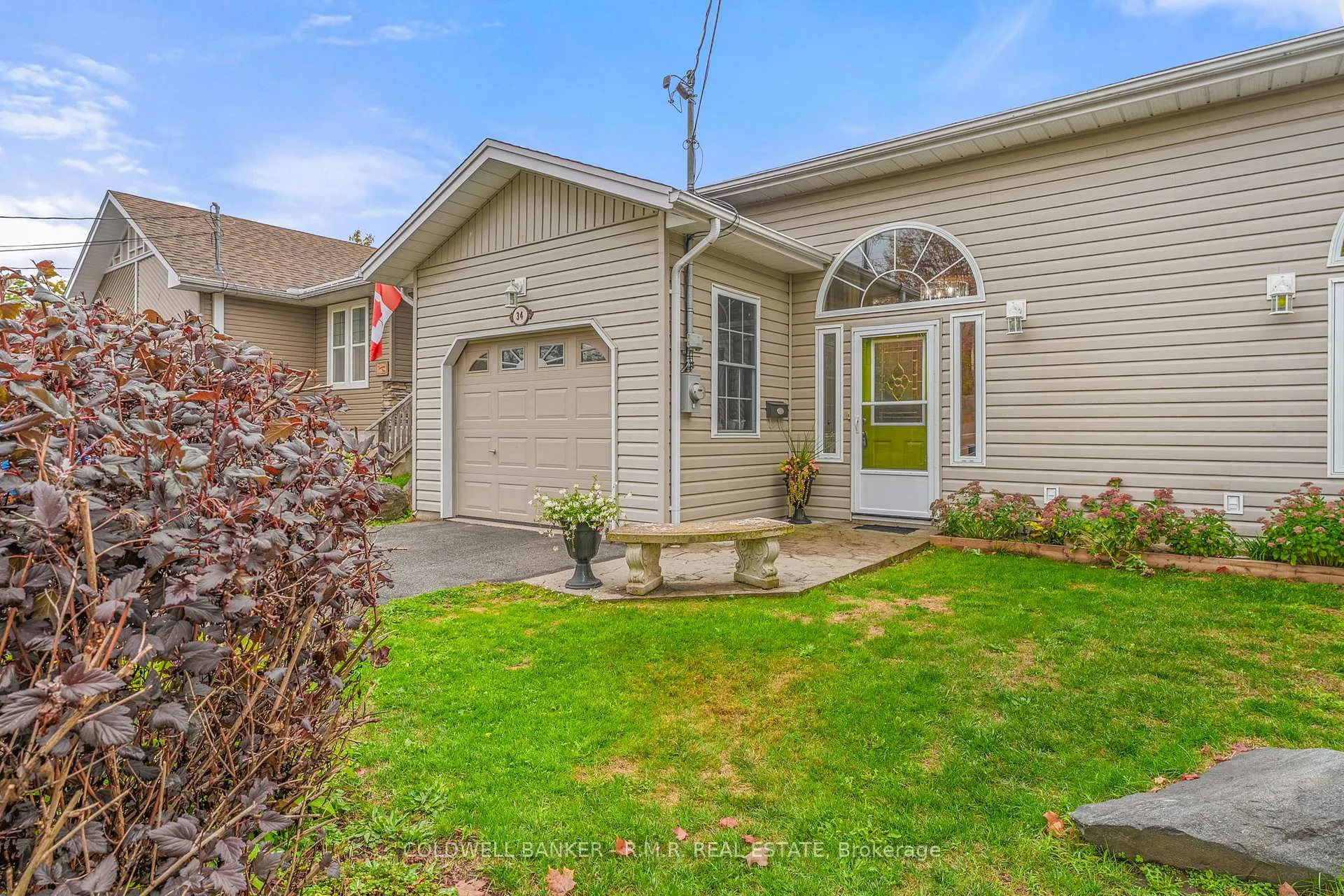 Photo 1 of 34 John Street, Kawartha Lakes, Bobcaygeon — HOMEH
