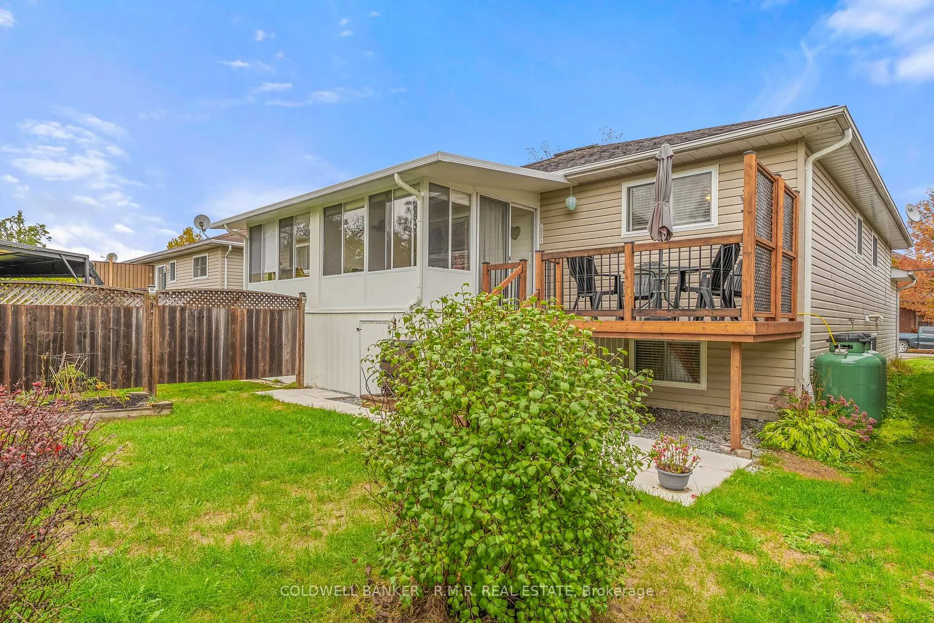 Photo 3 of 34 John Street, Kawartha Lakes, Bobcaygeon — HOMEH