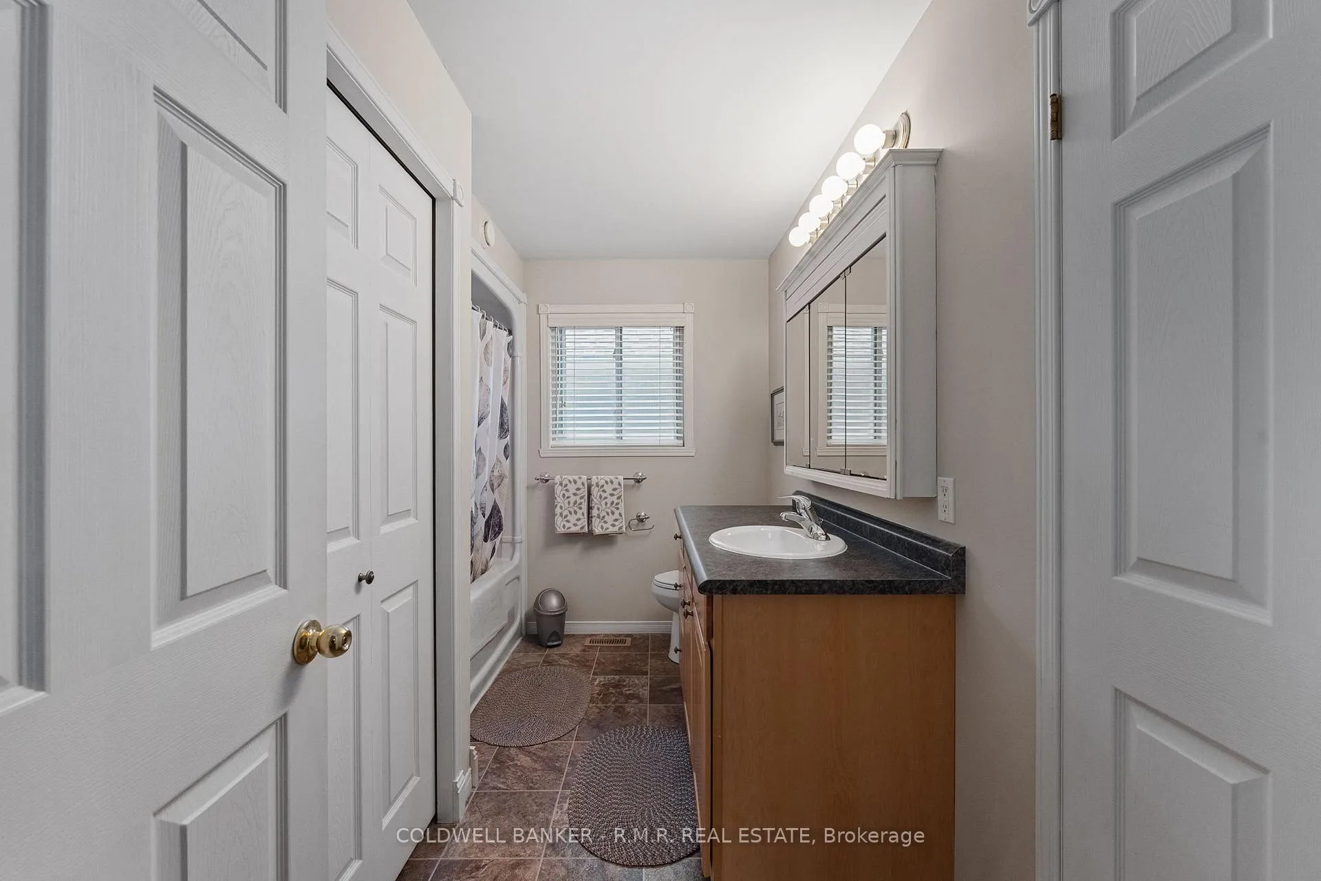 Photo 16 of 34 John Street, Kawartha Lakes, Bobcaygeon — HOMEH
