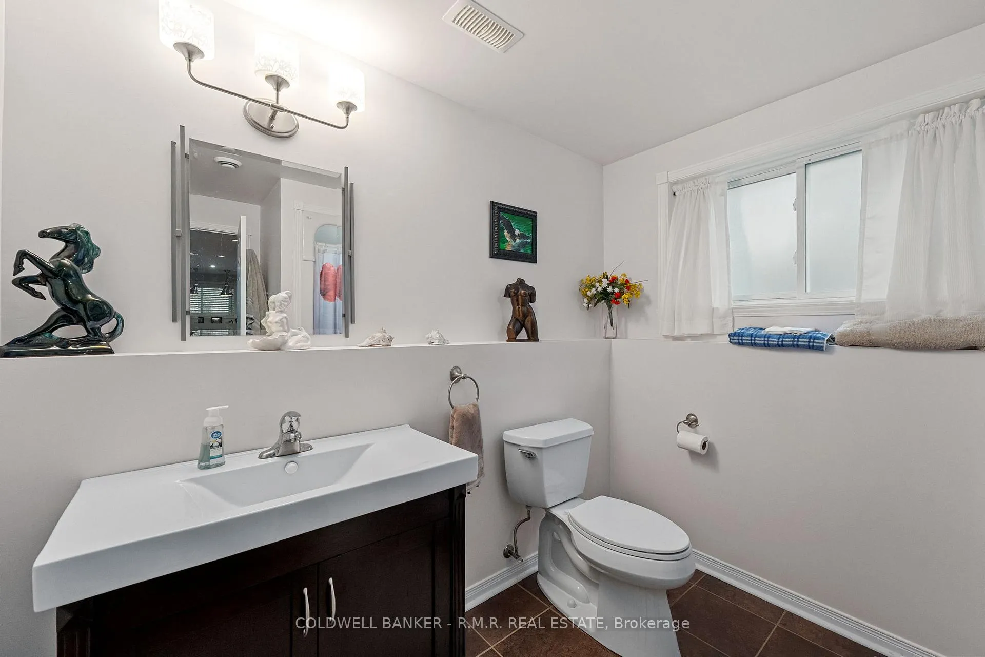 Photo 24 of 34 John Street, Kawartha Lakes, Bobcaygeon — HOMEH