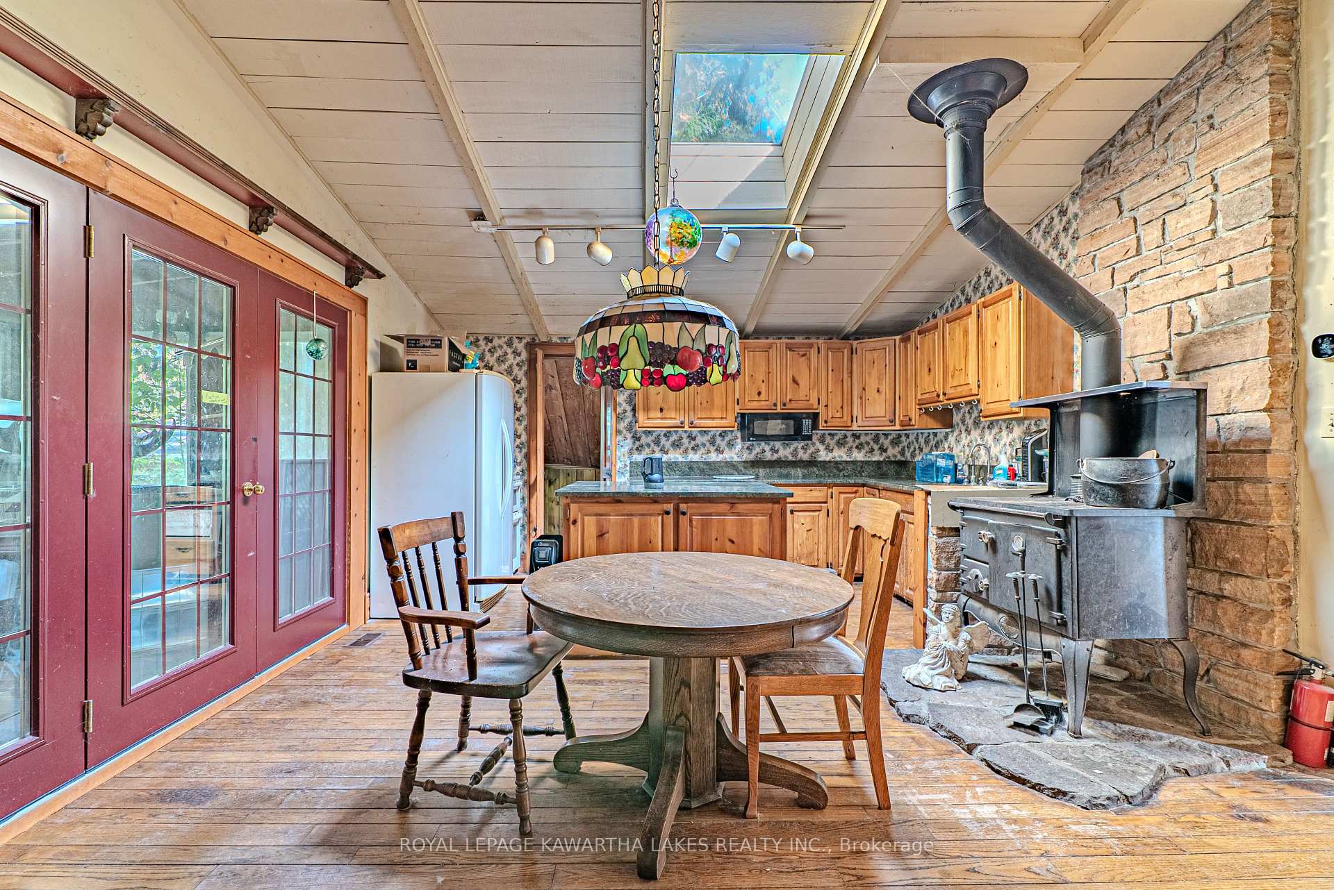 Photo 17 of 979 Linden Valley Road, Kawartha Lakes, Woodville — HOMEH