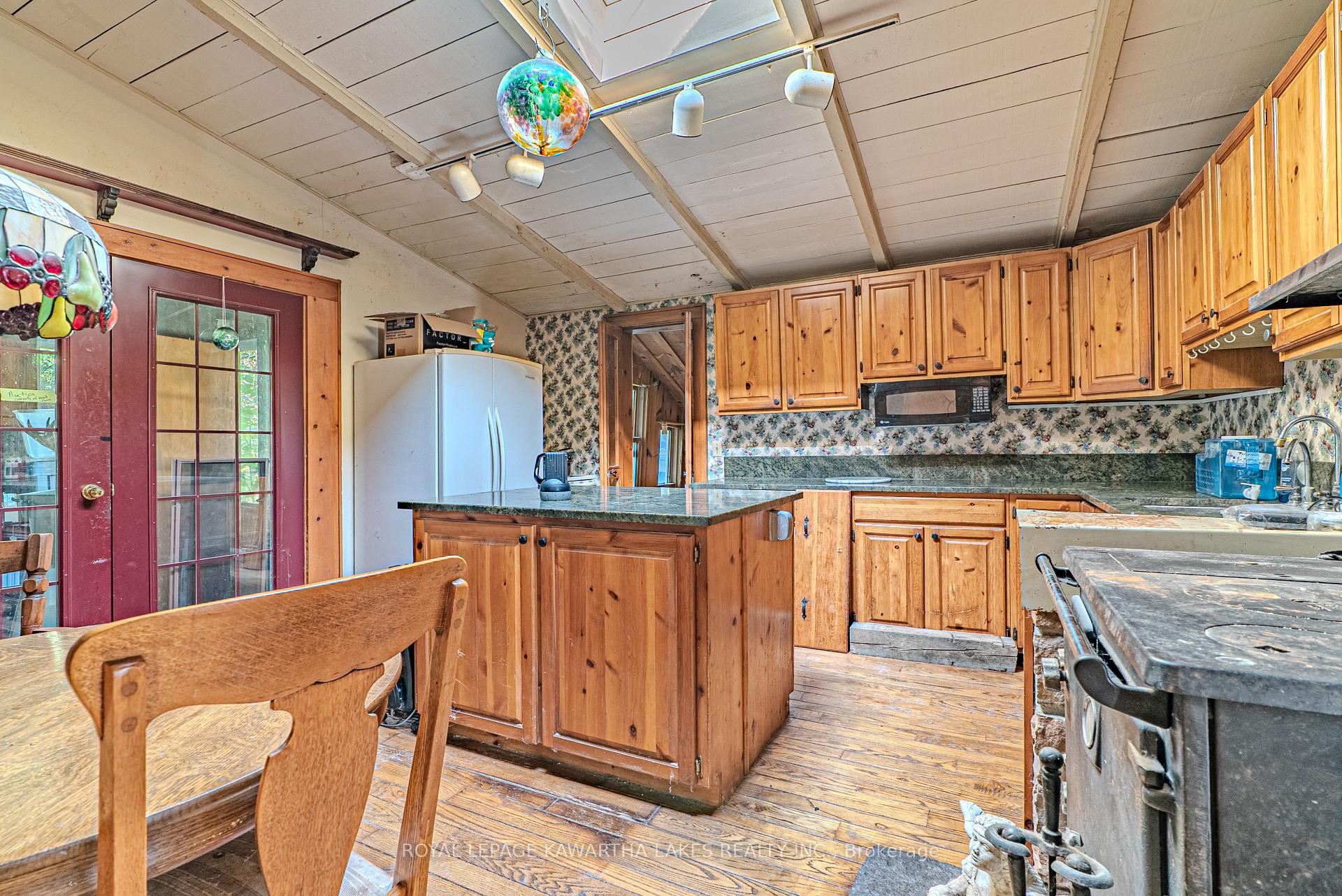 Photo 18 of 979 Linden Valley Road, Kawartha Lakes, Woodville — HOMEH
