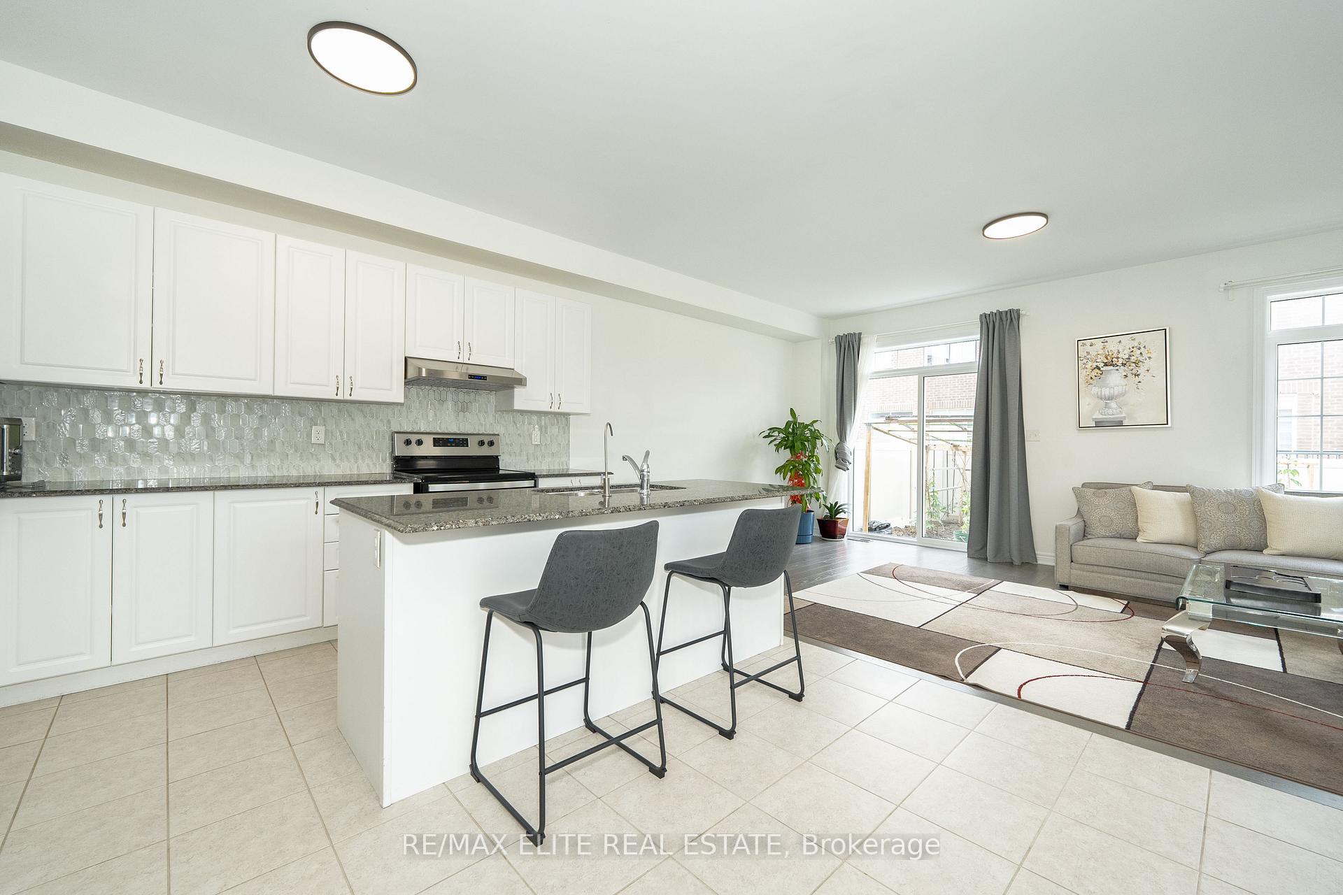 Photo 11 of 32 Titan Trail, Markham, Cedarwood — HOMEH