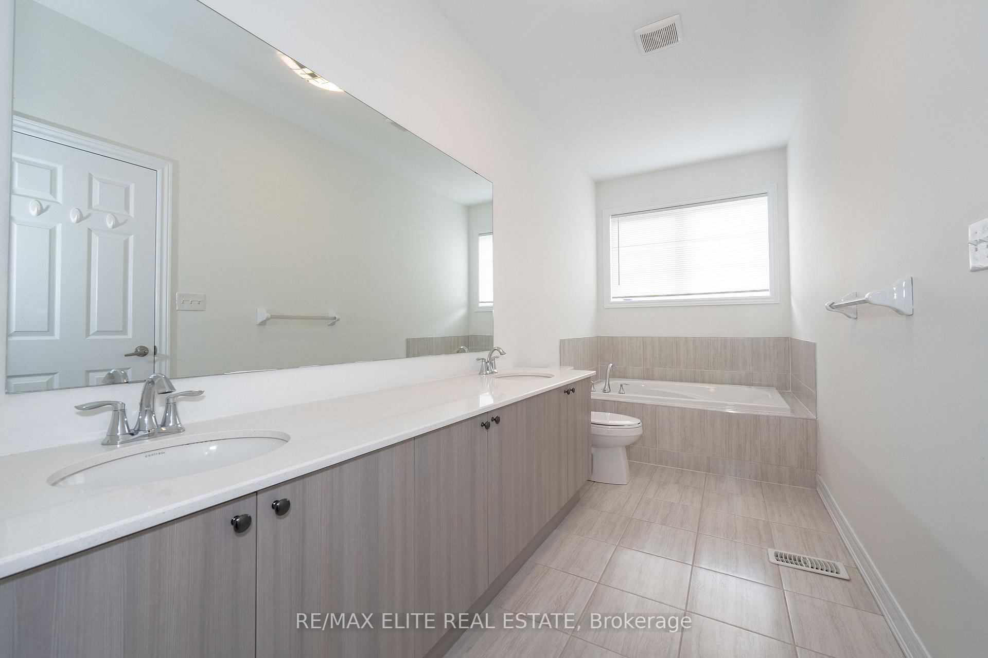 Photo 36 of 32 Titan Trail, Markham, Cedarwood — HOMEH