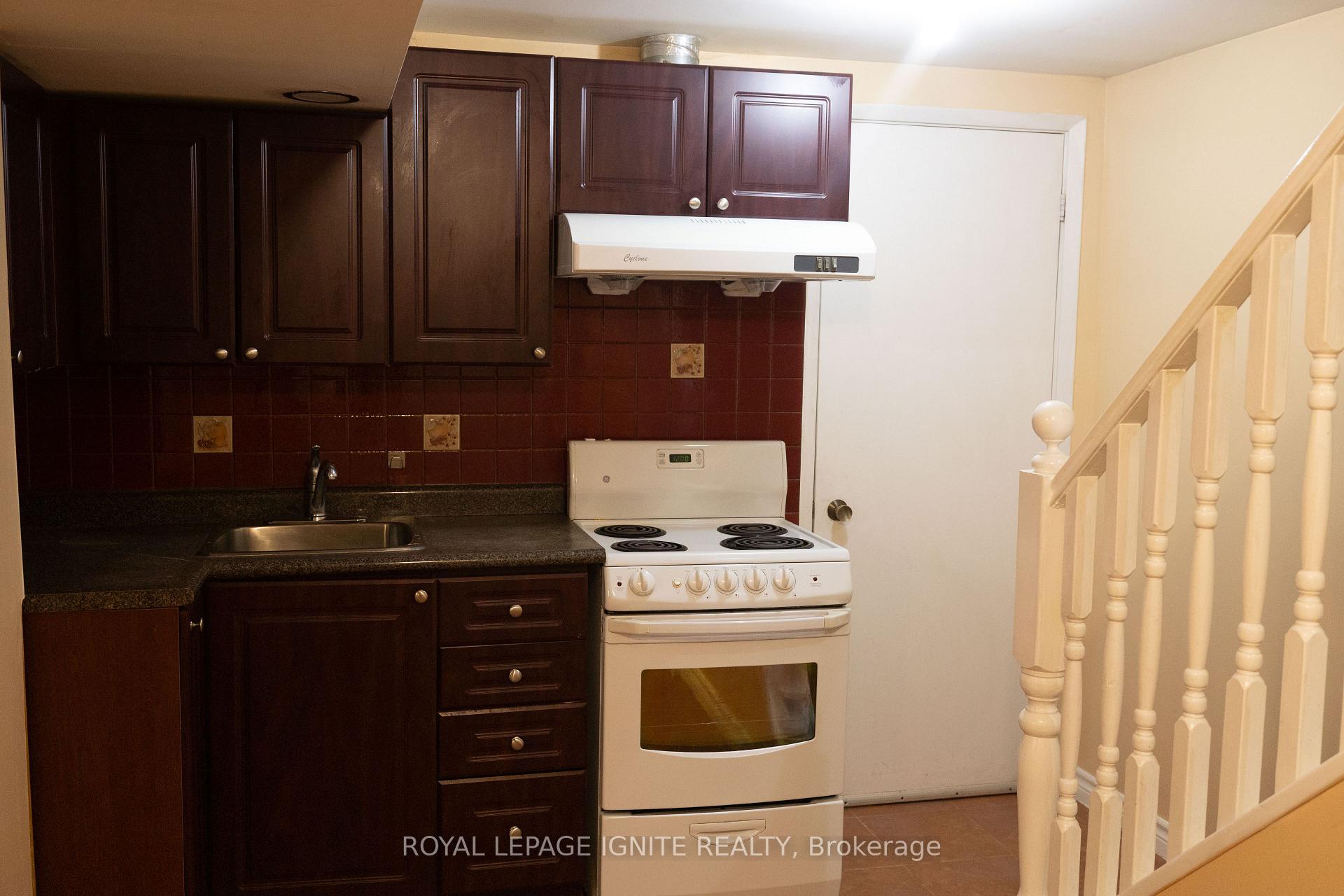 Photo 7 of Unit BSMNT, 35 Goodwood Drive, Markham, Middlefield — HOMEH