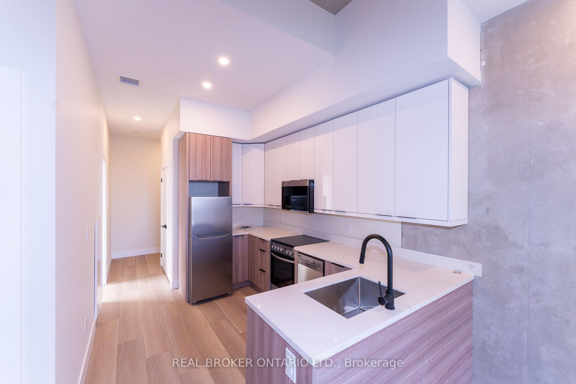 Photo 4 of Unit 404, 169 James Street S, Hamilton, Corktown — HOMEH