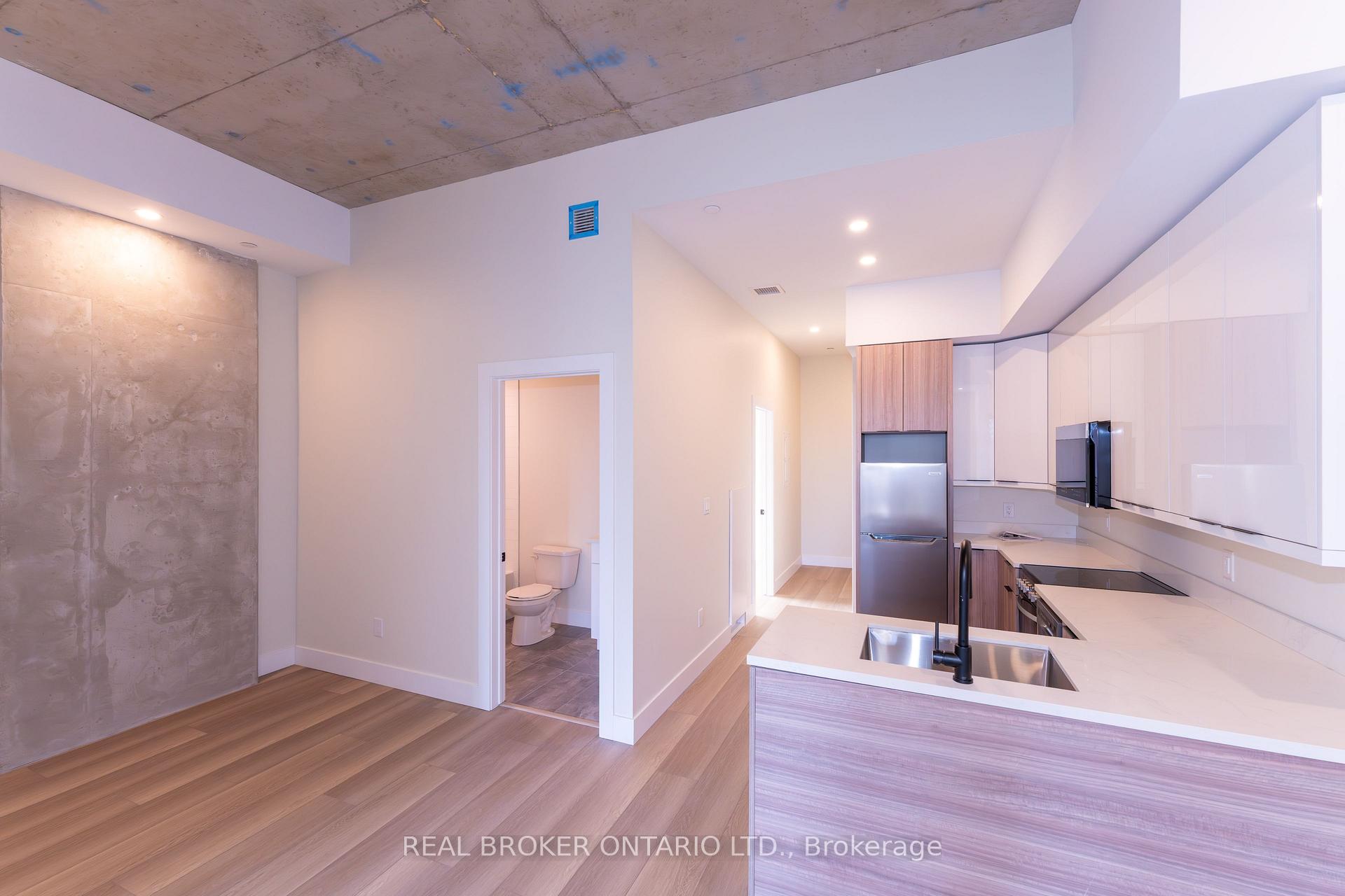 Photo 5 of Unit 404, 169 James Street S, Hamilton, Corktown — HOMEH