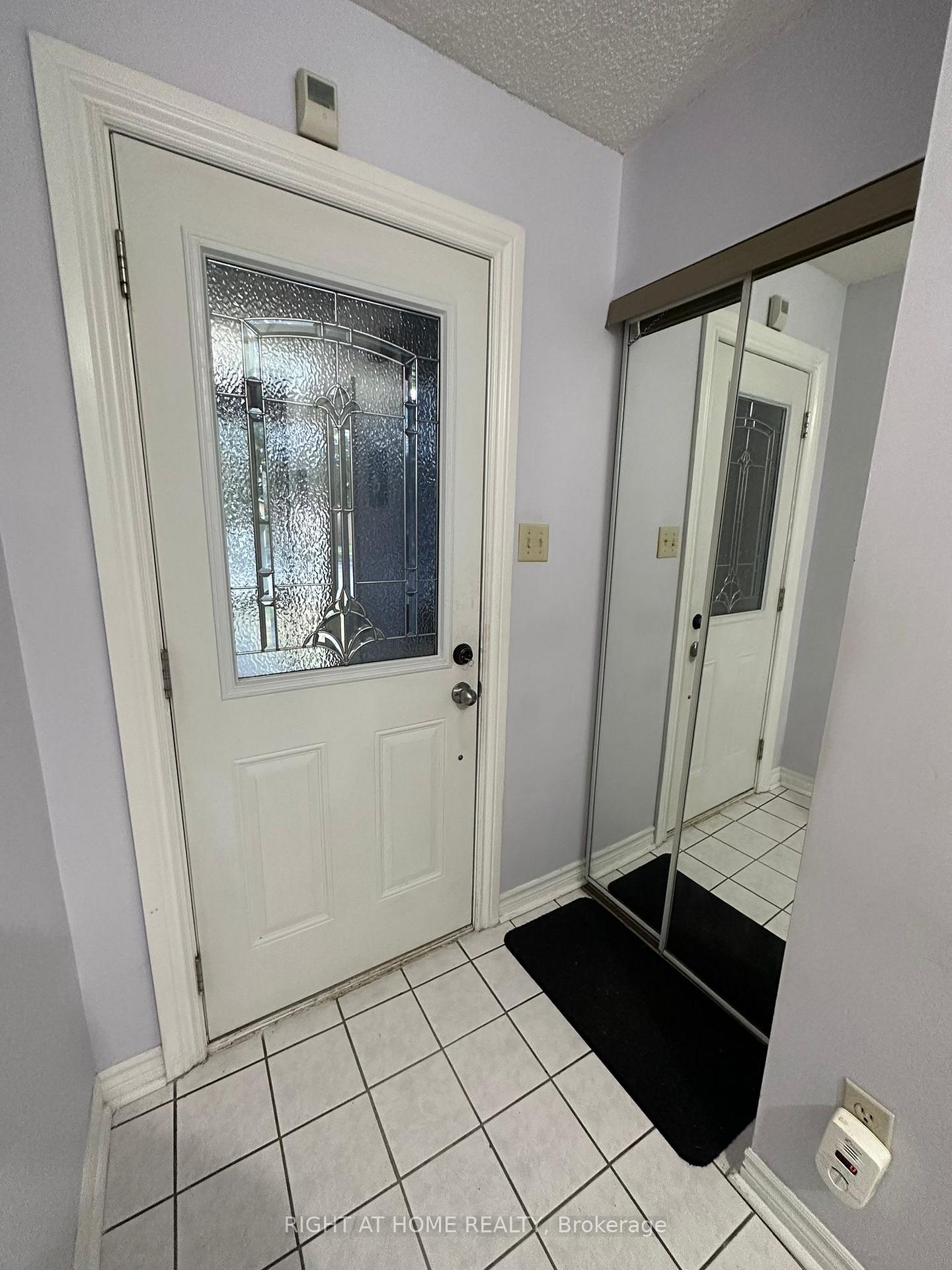 Photo 2 of 130 Dunbar Crescent, Markham, Milliken Mills East — HOMEH
