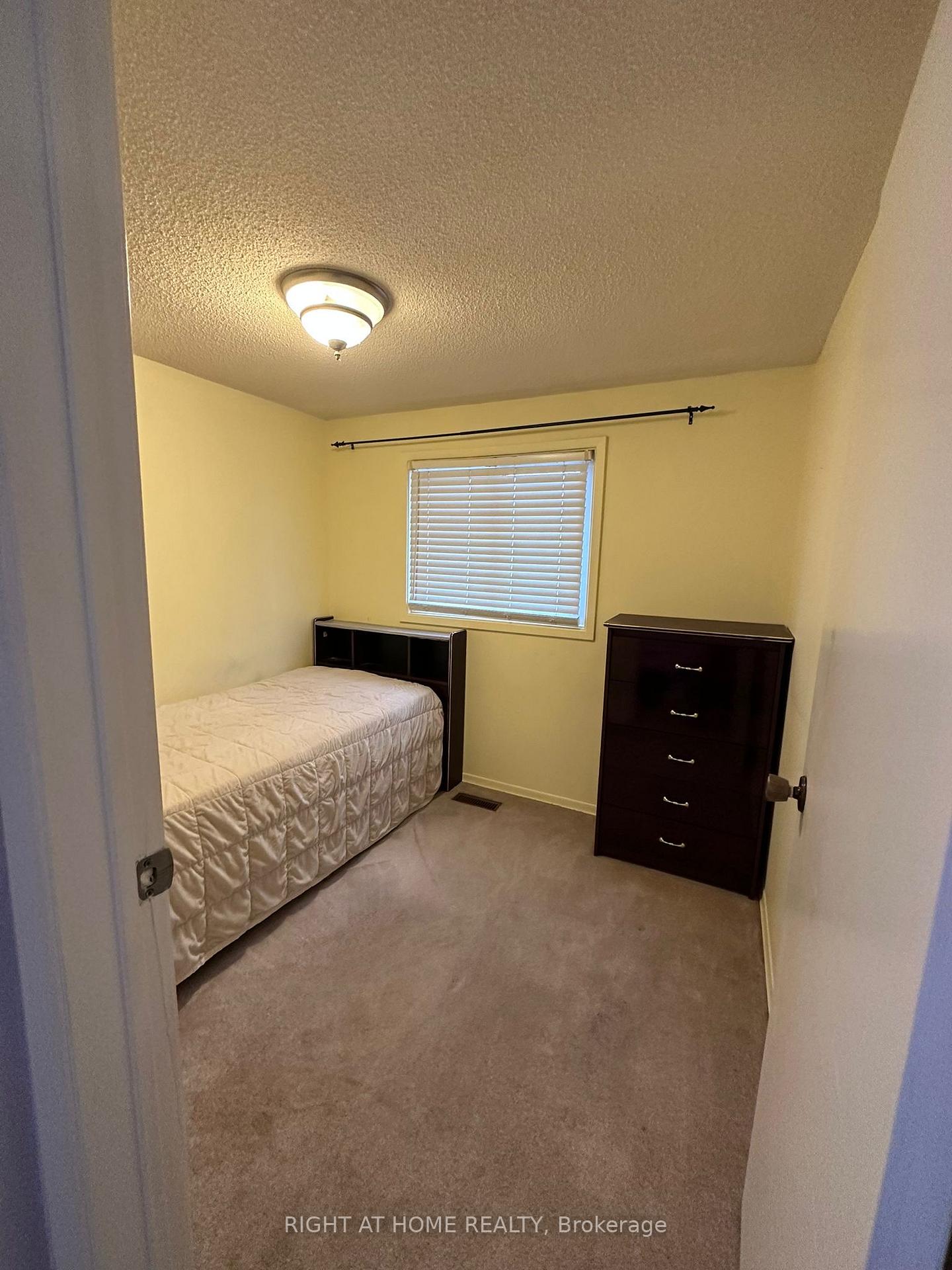 Photo 12 of 130 Dunbar Crescent, Markham, Milliken Mills East — HOMEH