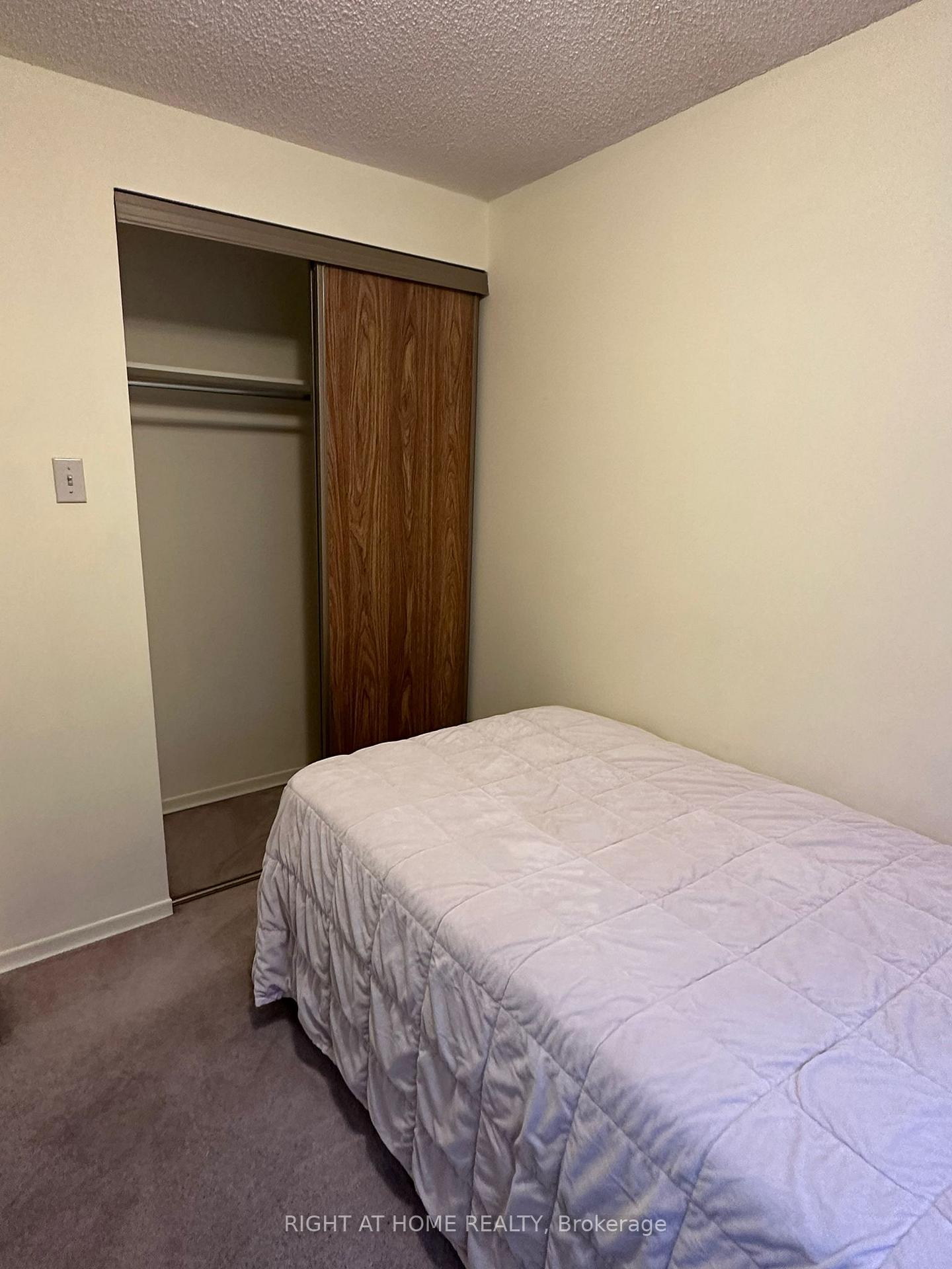Photo 17 of 130 Dunbar Crescent, Markham, Milliken Mills East — HOMEH