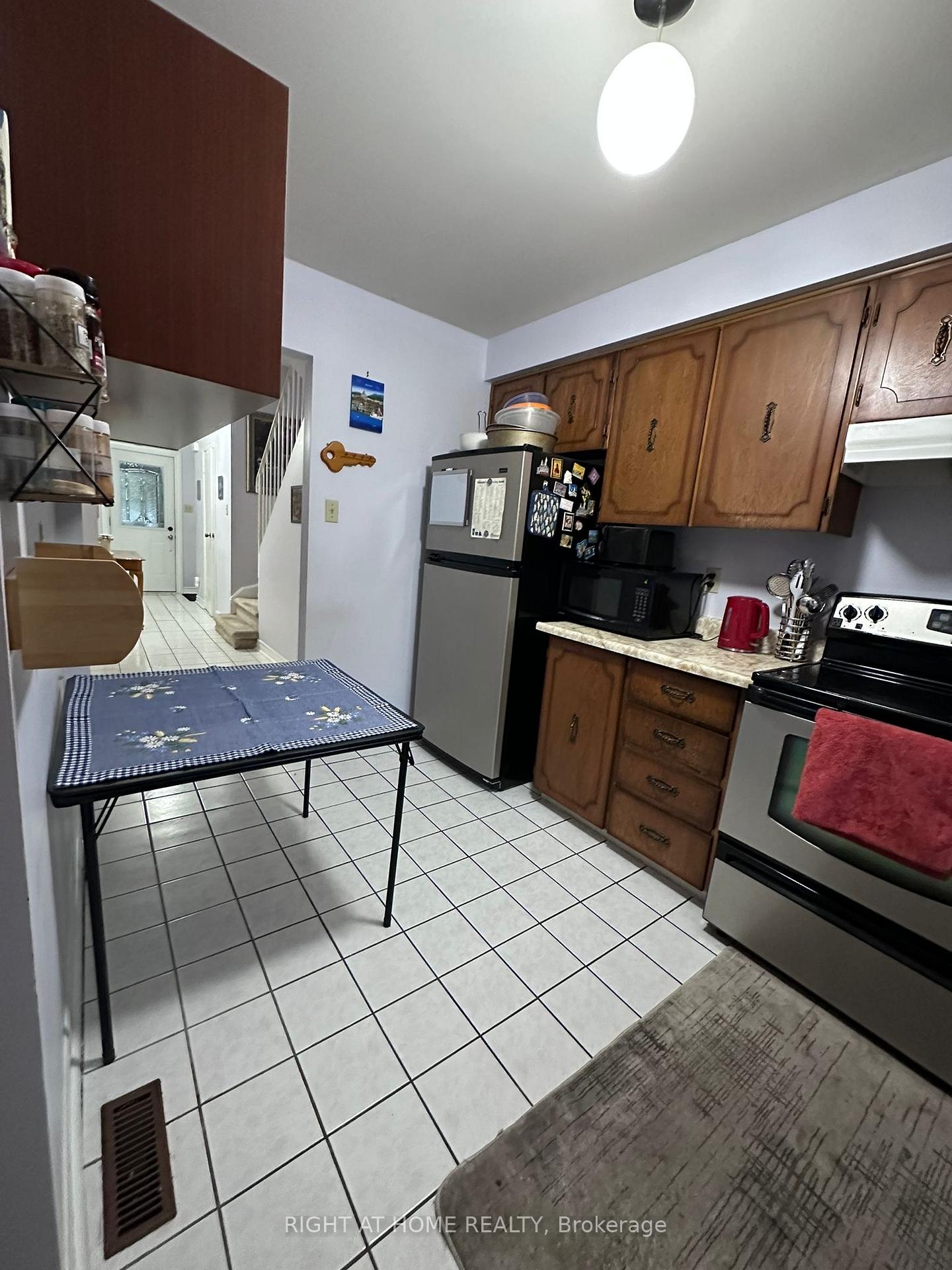 Photo 19 of 130 Dunbar Crescent, Markham, Milliken Mills East — HOMEH