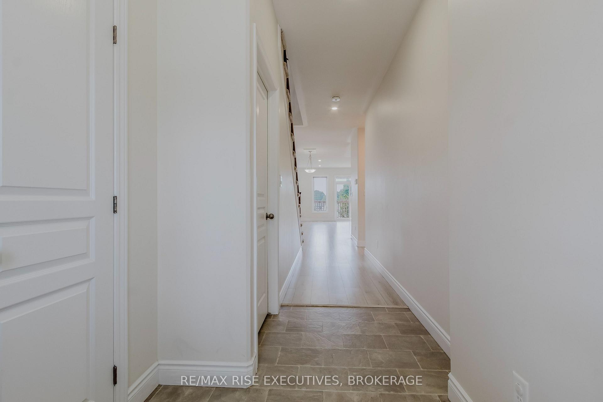 Photo 3 of 463 Beth Crescent, Kingston, City Northwest — HOMEH