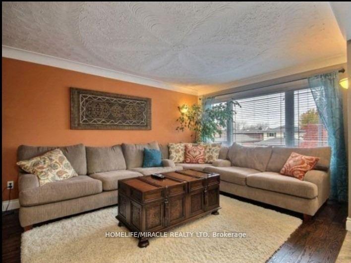 Photo 6 of 133 Adis Avenue, Hamilton, Gurnett — HOMEH