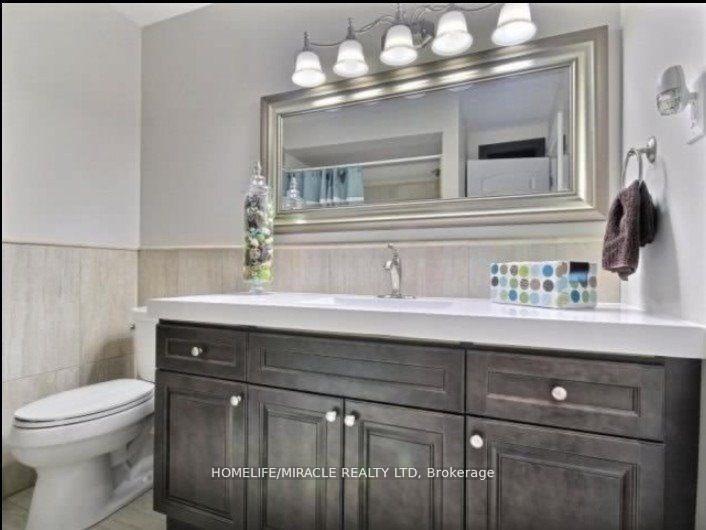Photo 10 of 133 Adis Avenue, Hamilton, Gurnett — HOMEH