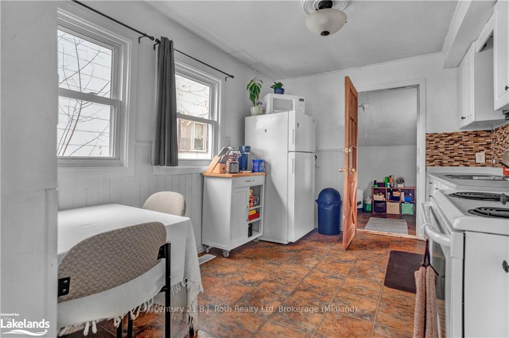 Photo 5 of 289 Elizabeth St, Midland — HOMEH