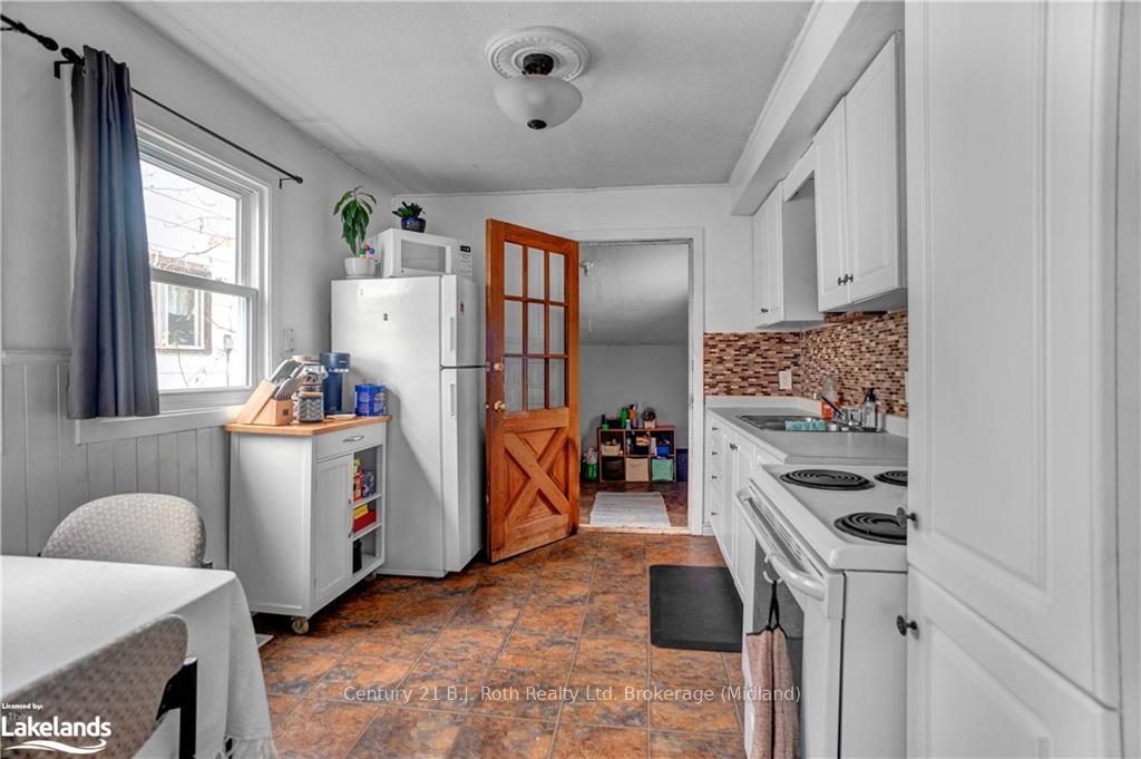 Photo 7 of 289 Elizabeth St, Midland — HOMEH
