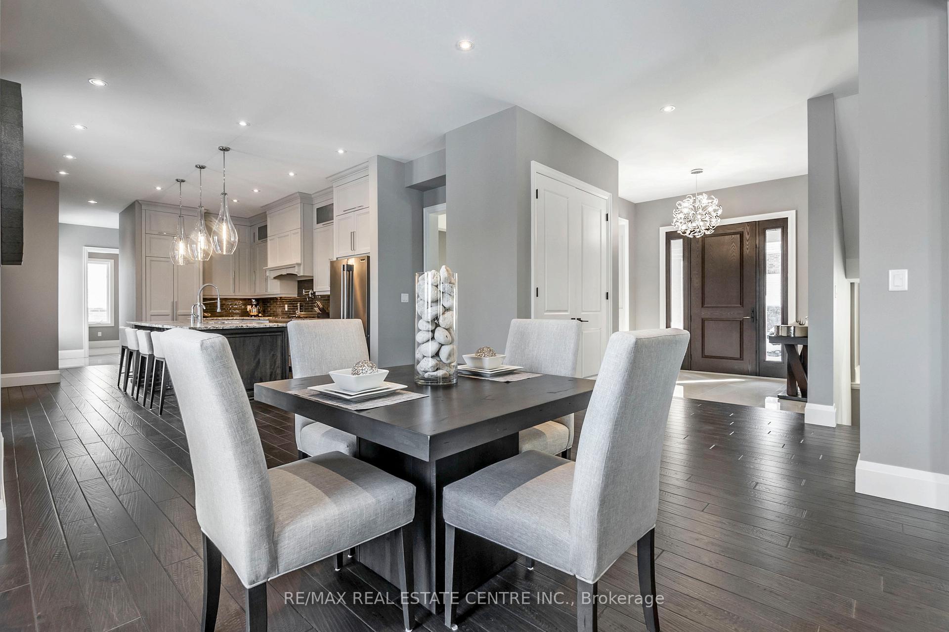Photo 6 of Unit 4, 258 Edgewater Crescent, Kitchener, Grand River South — HOMEH