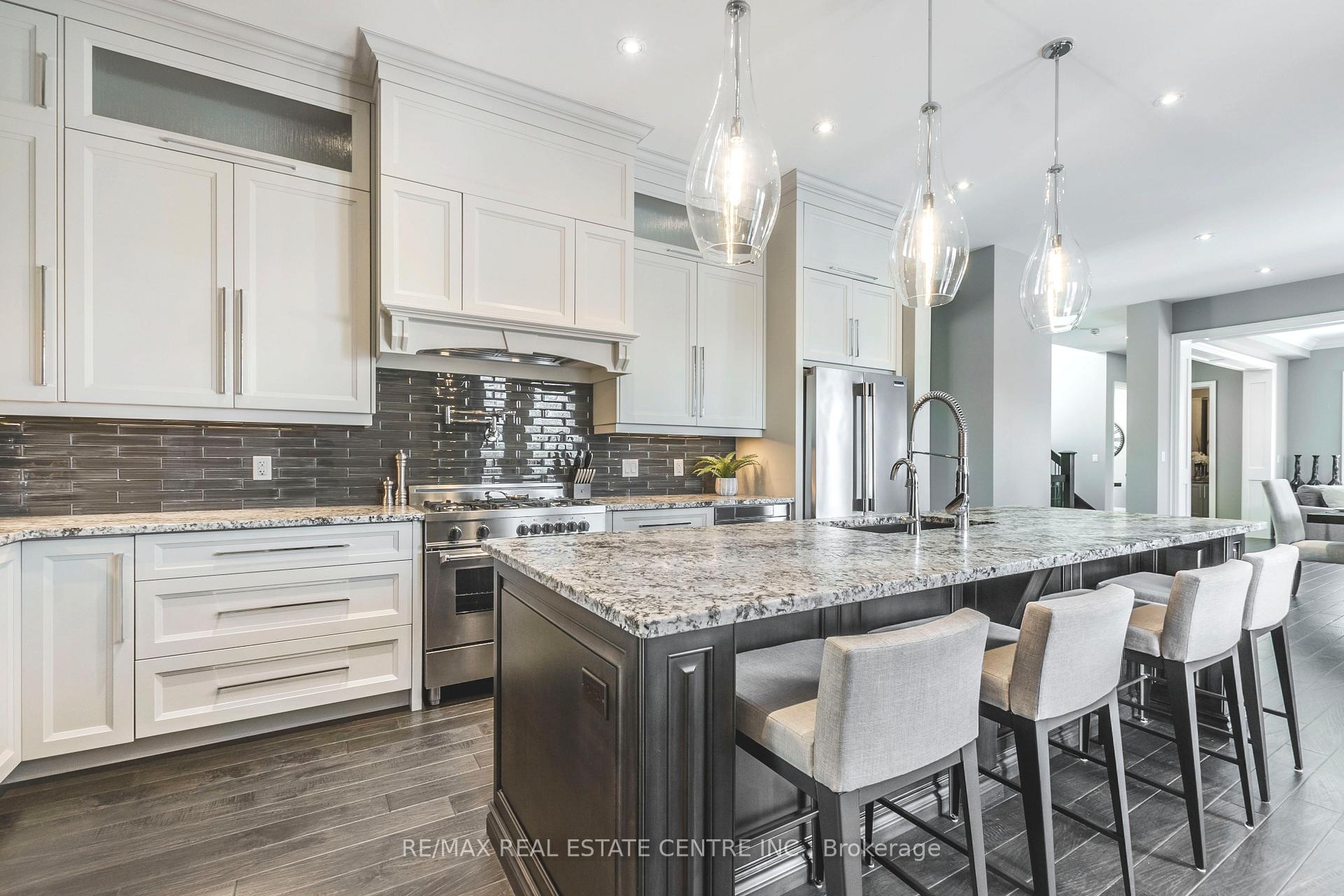 Photo 9 of Unit 4, 258 Edgewater Crescent, Kitchener, Grand River South — HOMEH