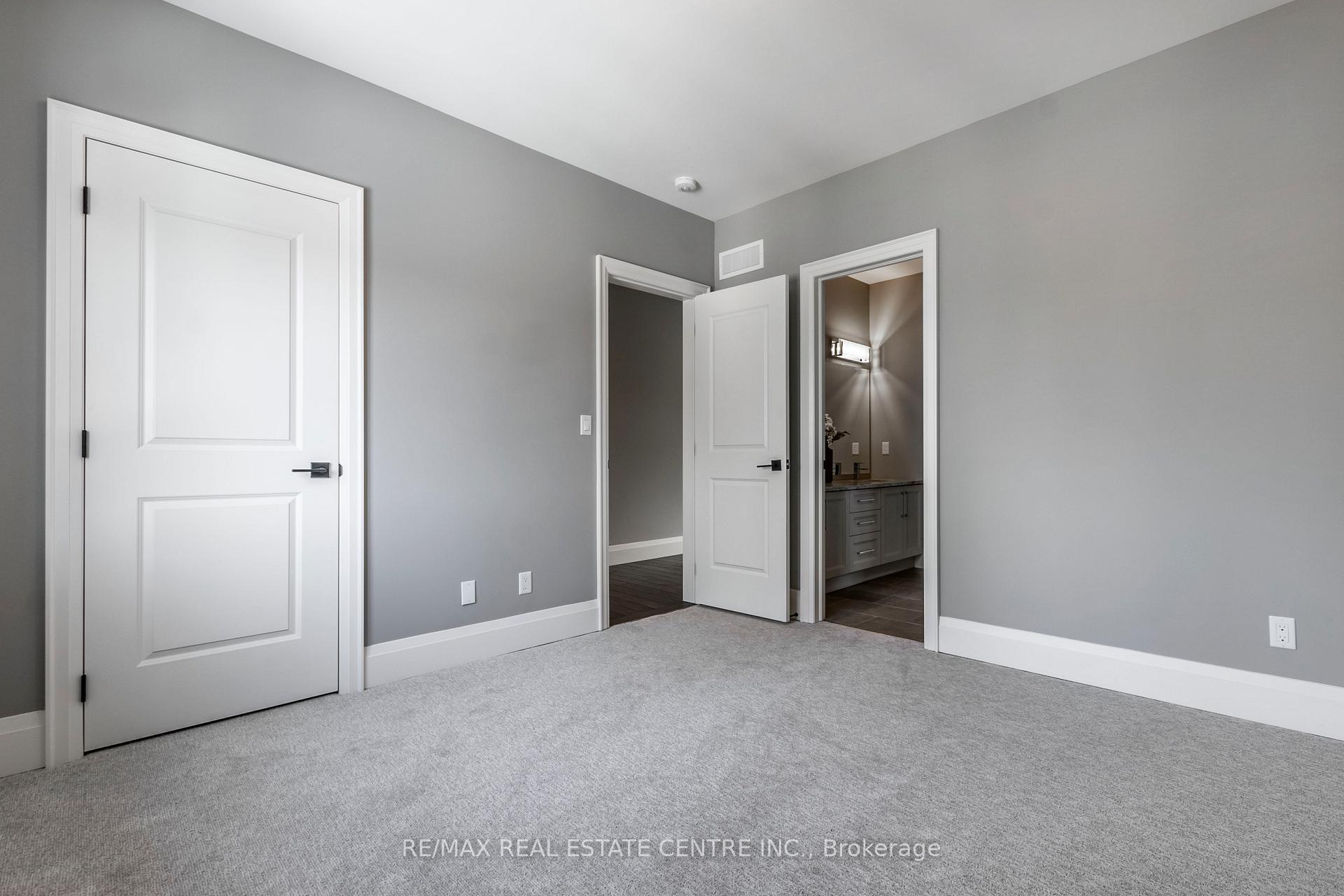 Photo 20 of Unit 4, 258 Edgewater Crescent, Kitchener, Grand River South — HOMEH