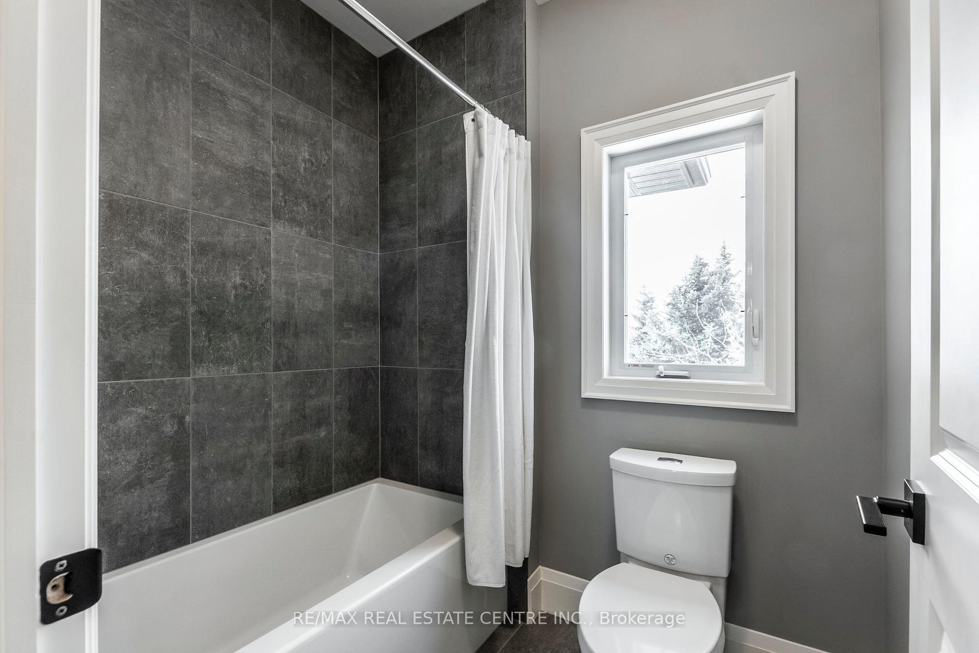 Photo 21 of Unit 4, 258 Edgewater Crescent, Kitchener, Grand River South — HOMEH