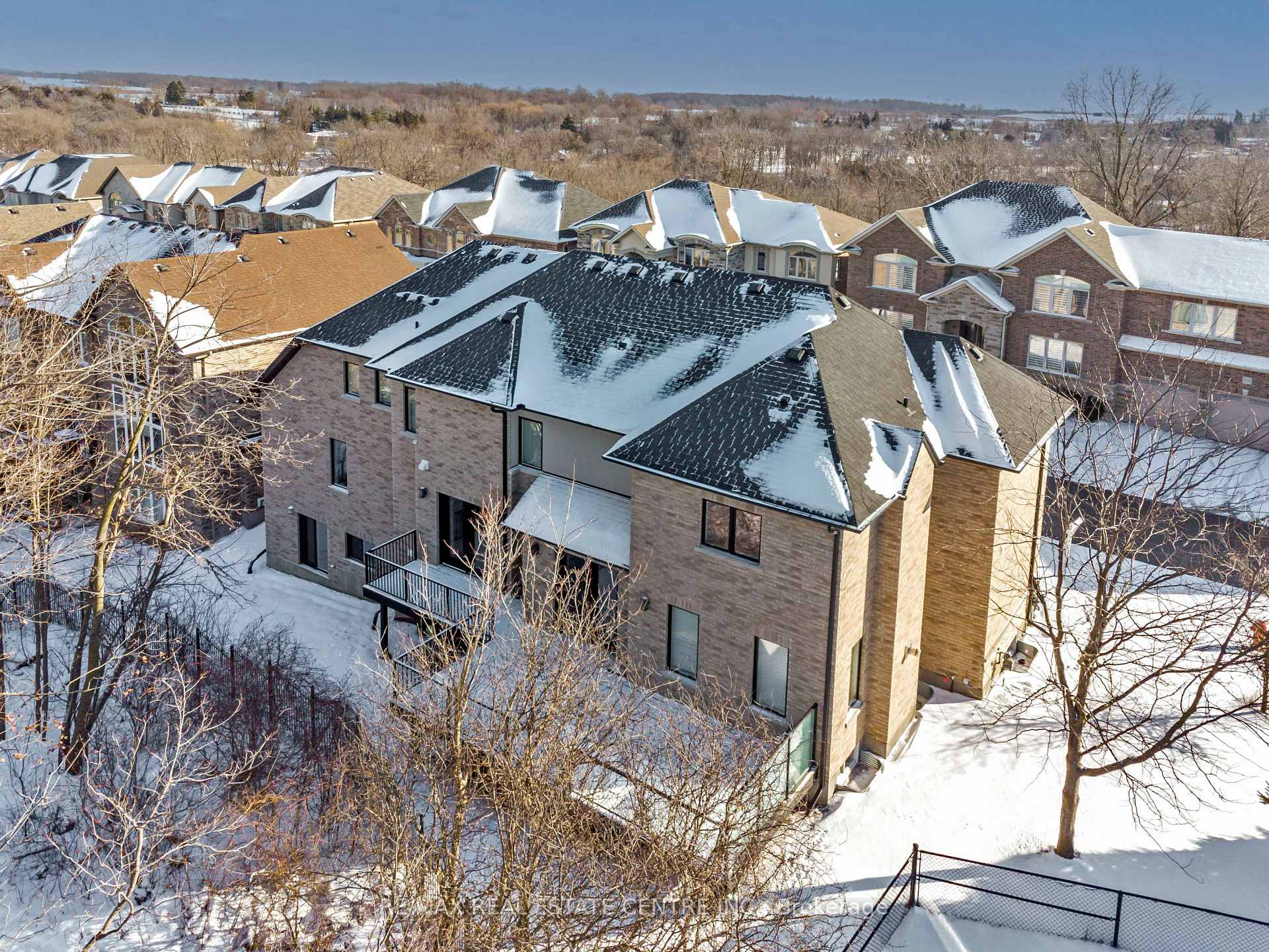 Photo 27 of Unit 4, 258 Edgewater Crescent, Kitchener, Grand River South — HOMEH