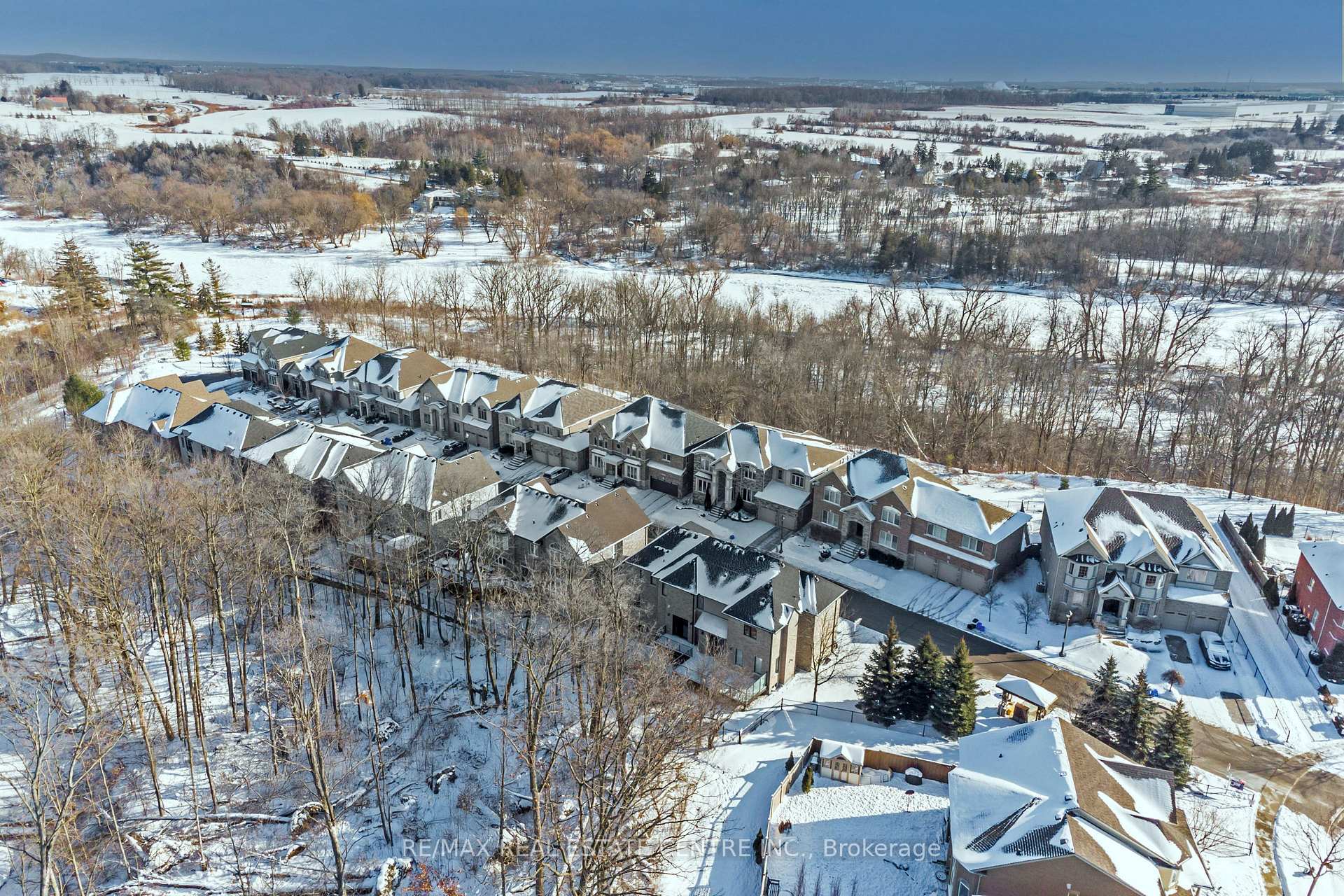 Photo 28 of Unit 4, 258 Edgewater Crescent, Kitchener, Grand River South — HOMEH