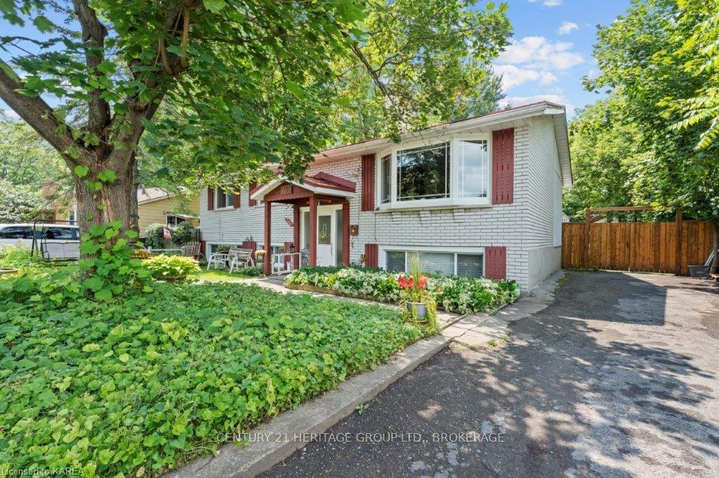 Photo 2 of 715 High Gate Park Drive, Kingston, South of Taylor-Kidd Blvd — HOMEH