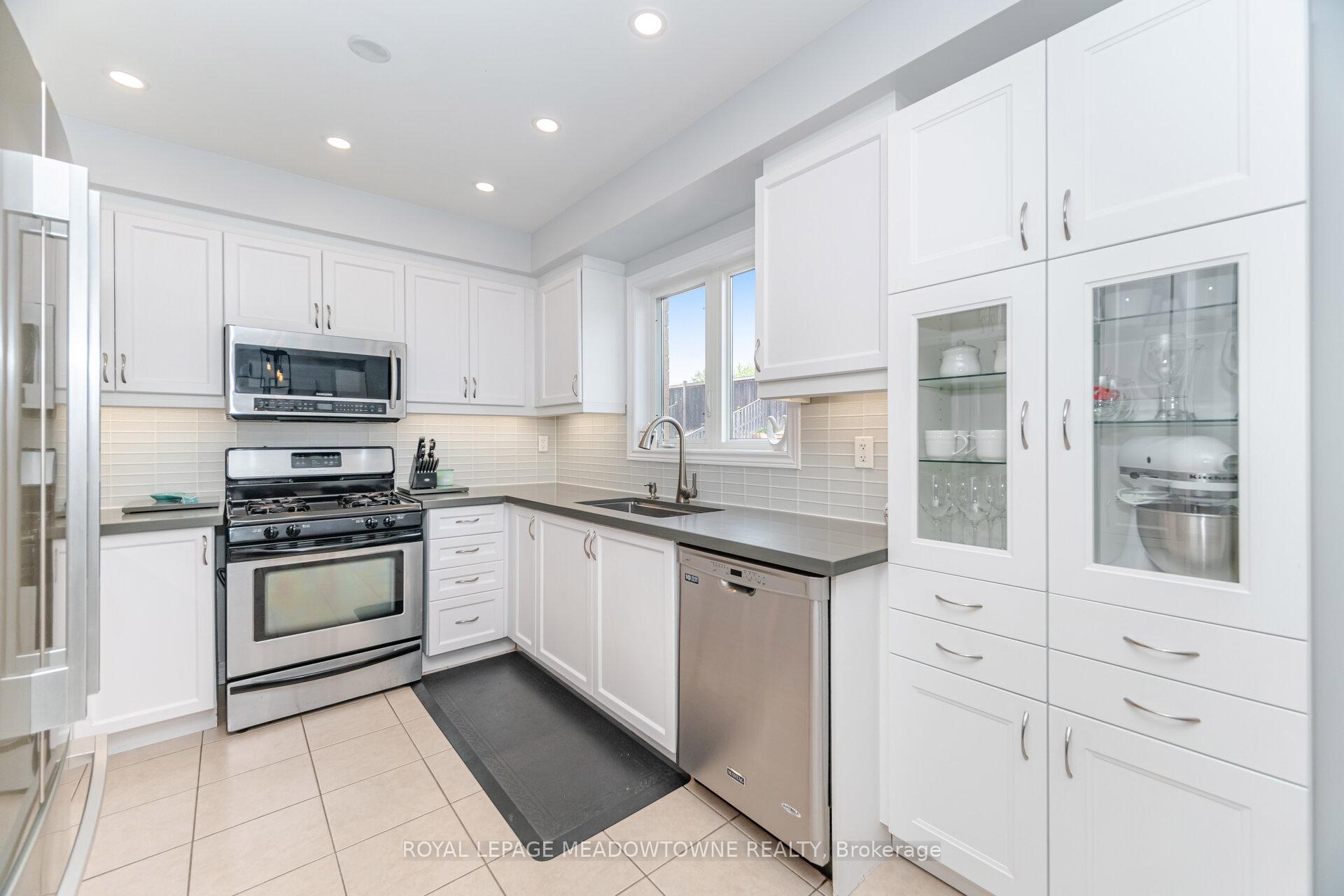 Photo 14 of 345 Bussel Crescent, Milton, Clarke — HOMEH