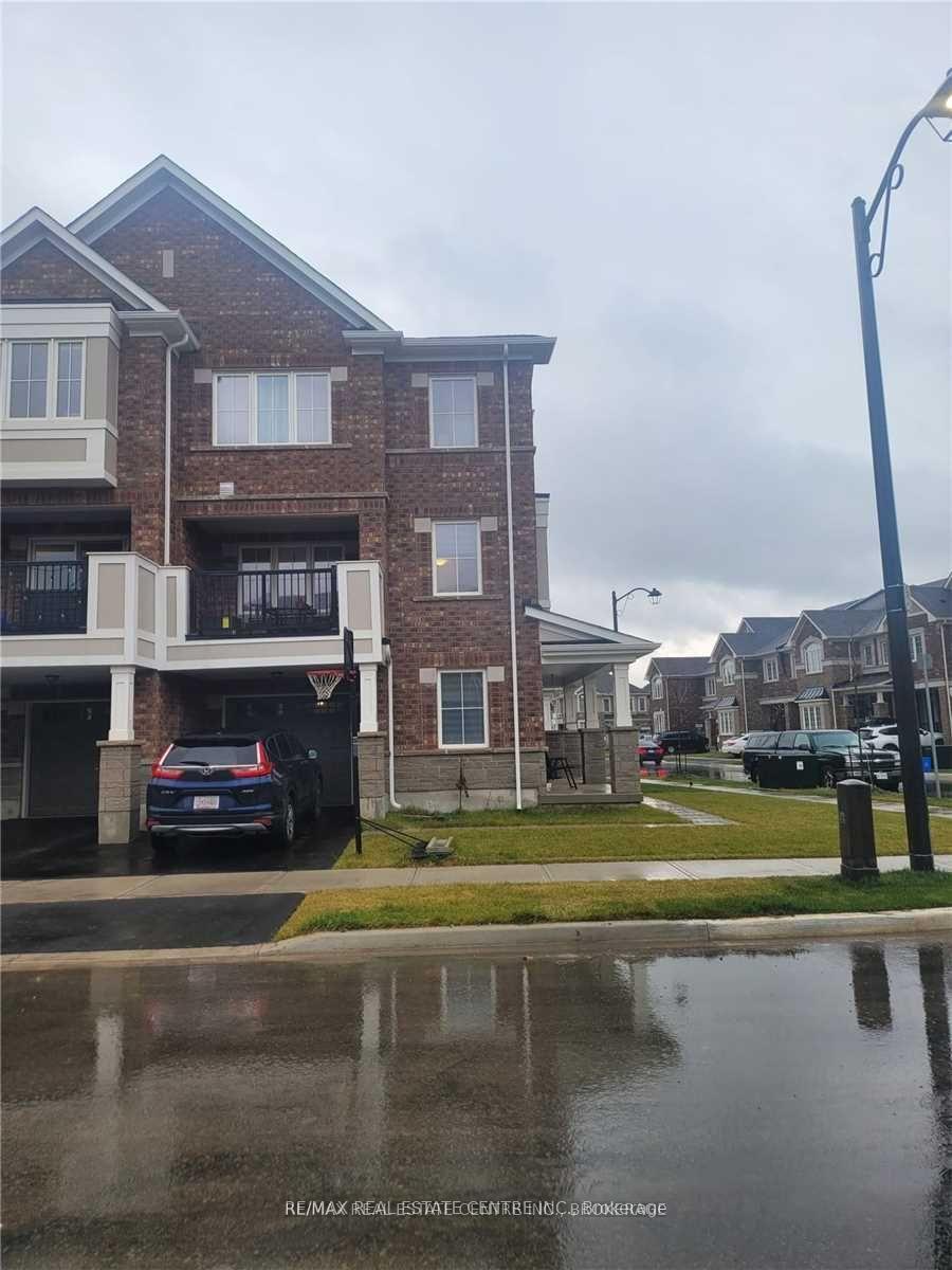 Photo 2 of 872 Ash Gate N, Milton, Cobban — HOMEH