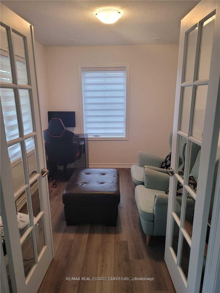 Photo 5 of 872 Ash Gate N, Milton, Cobban — HOMEH