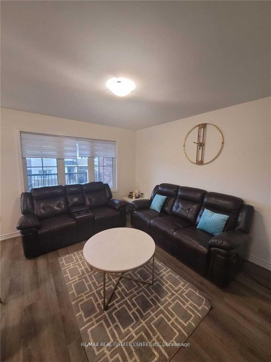 Photo 11 of 872 Ash Gate N, Milton, Cobban — HOMEH