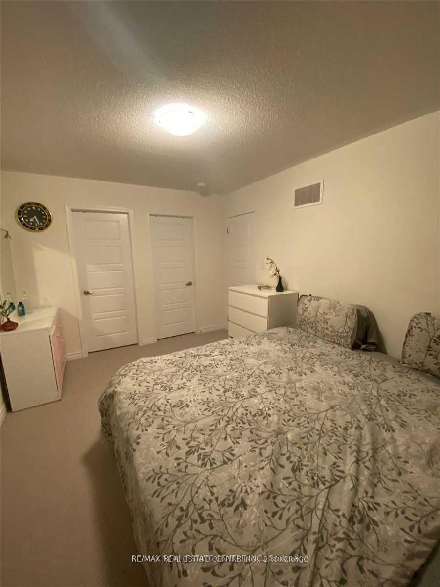 Photo 13 of 872 Ash Gate N, Milton, Cobban — HOMEH