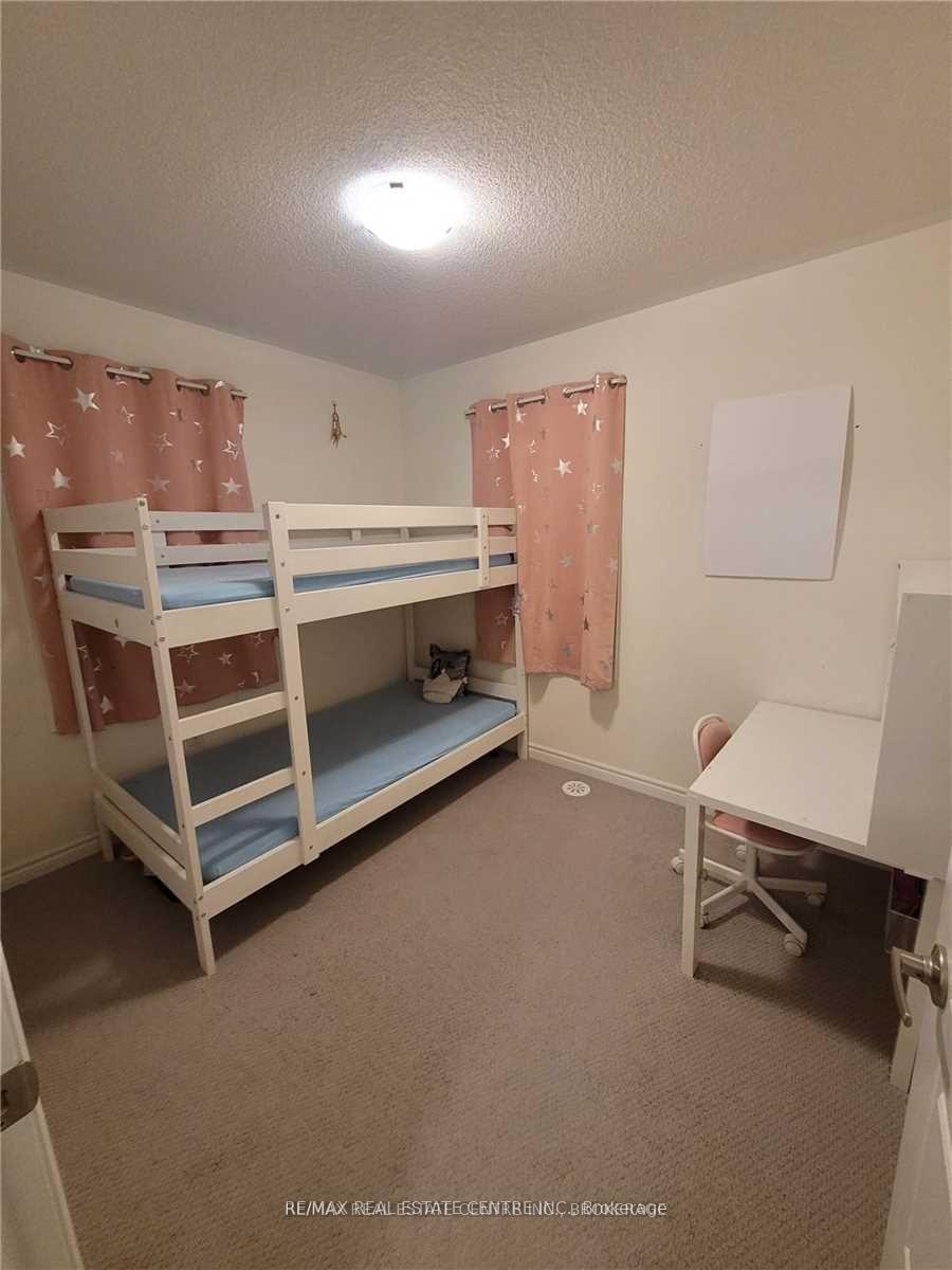 Photo 15 of 872 Ash Gate N, Milton, Cobban — HOMEH