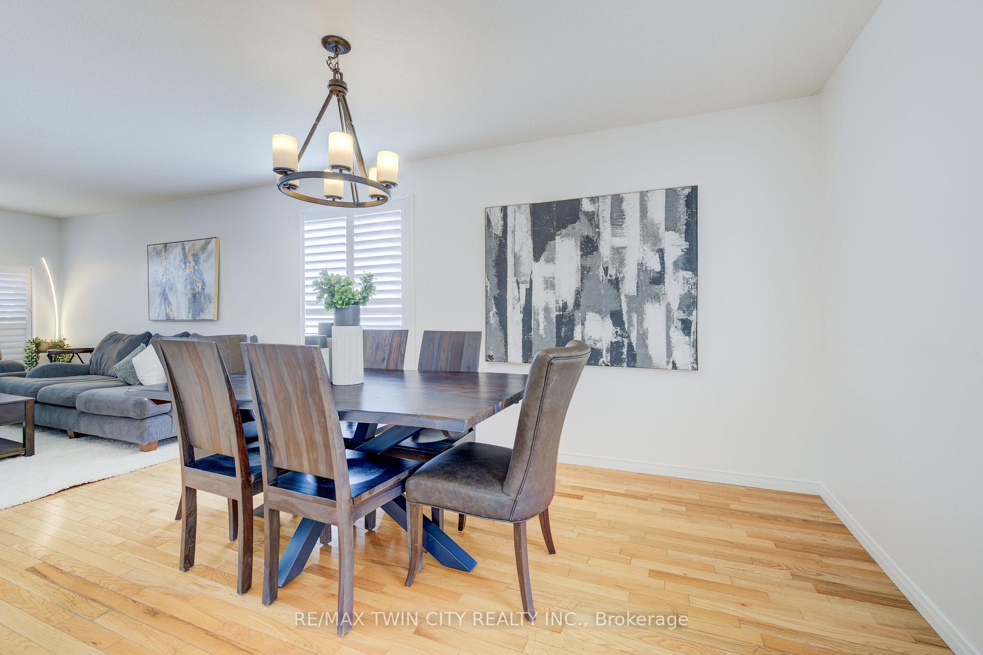 Photo 6 of 92 Rush Meadow Street, Kitchener — HOMEH