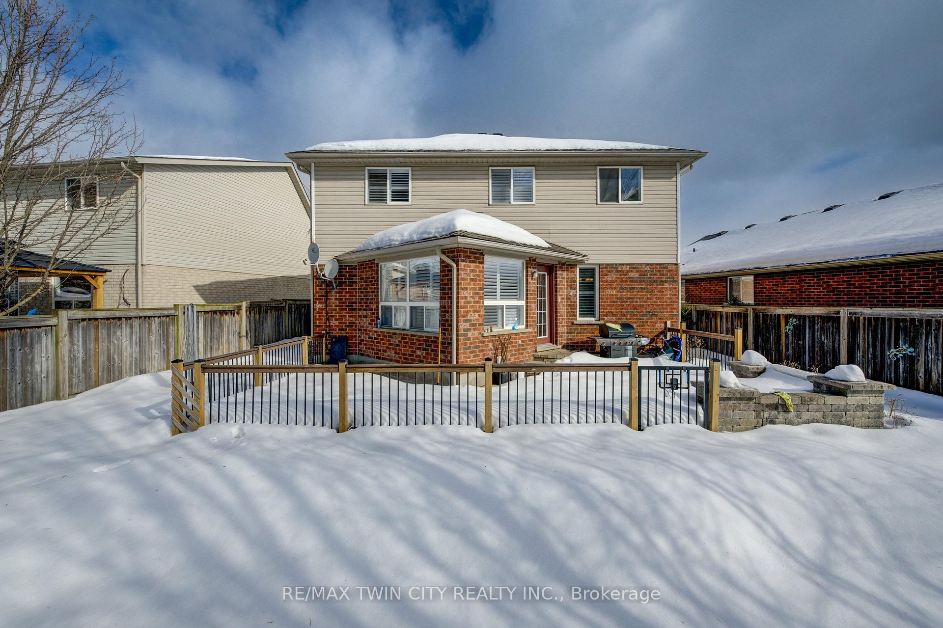 Photo 32 of 92 Rush Meadow Street, Kitchener — HOMEH