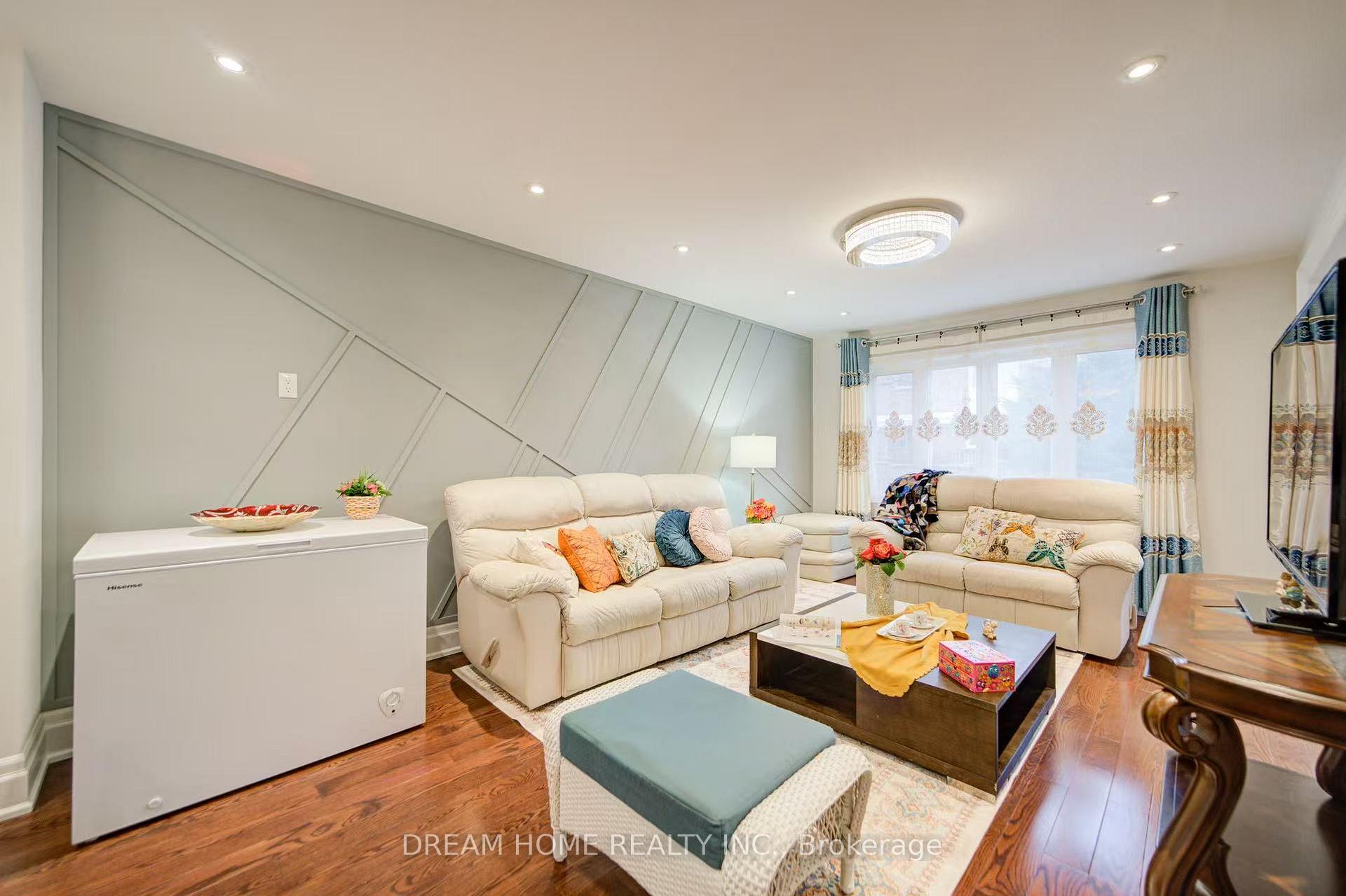 Photo 16 of Unit Room B, 3 Moses Crescent, Markham, Cachet — HOMEH