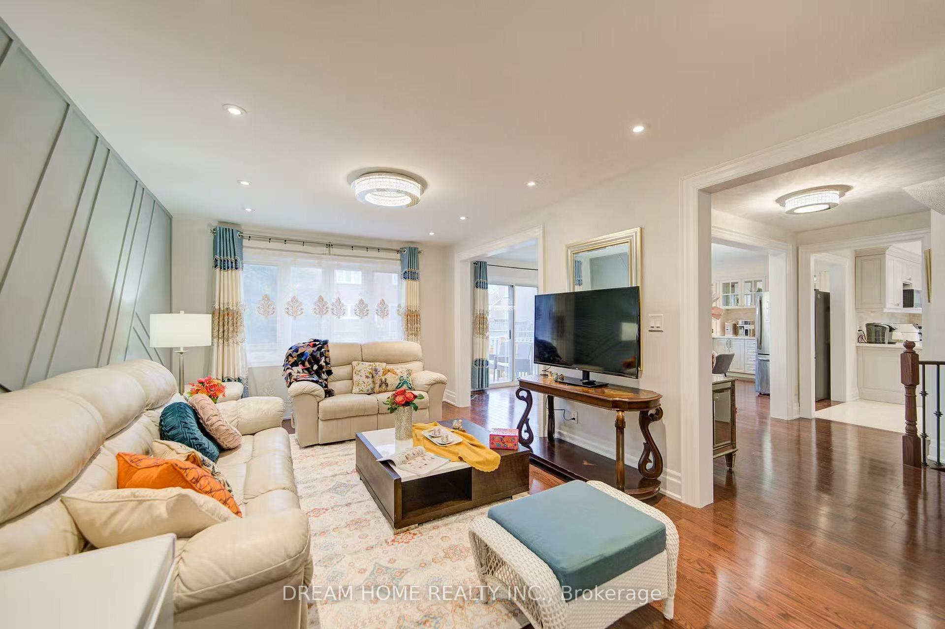 Photo 18 of Unit Room B, 3 Moses Crescent, Markham, Cachet — HOMEH