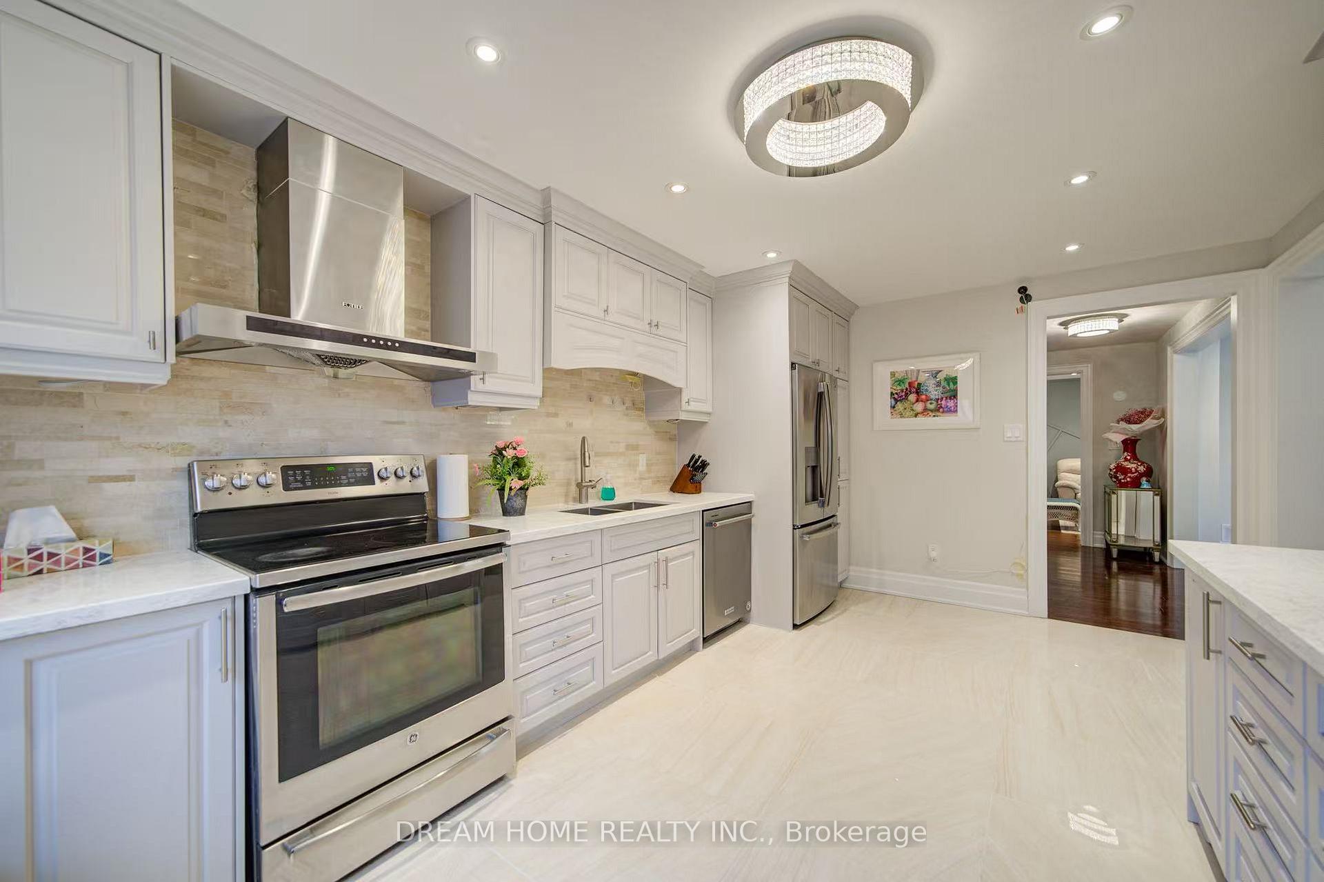 Photo 31 of Unit Room B, 3 Moses Crescent, Markham, Cachet — HOMEH