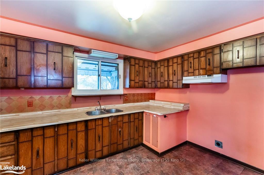 Photo 8 of 1013 Glen Bogie Crescent, Midland — HOMEH