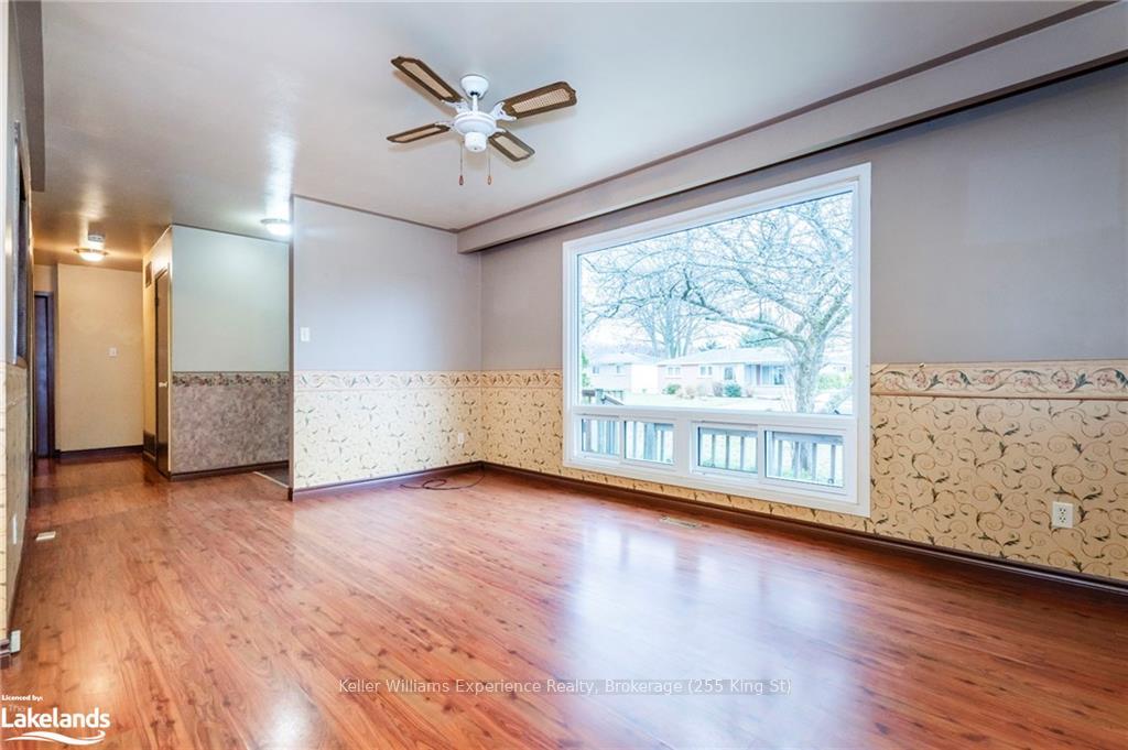 Photo 12 of 1013 Glen Bogie Crescent, Midland — HOMEH