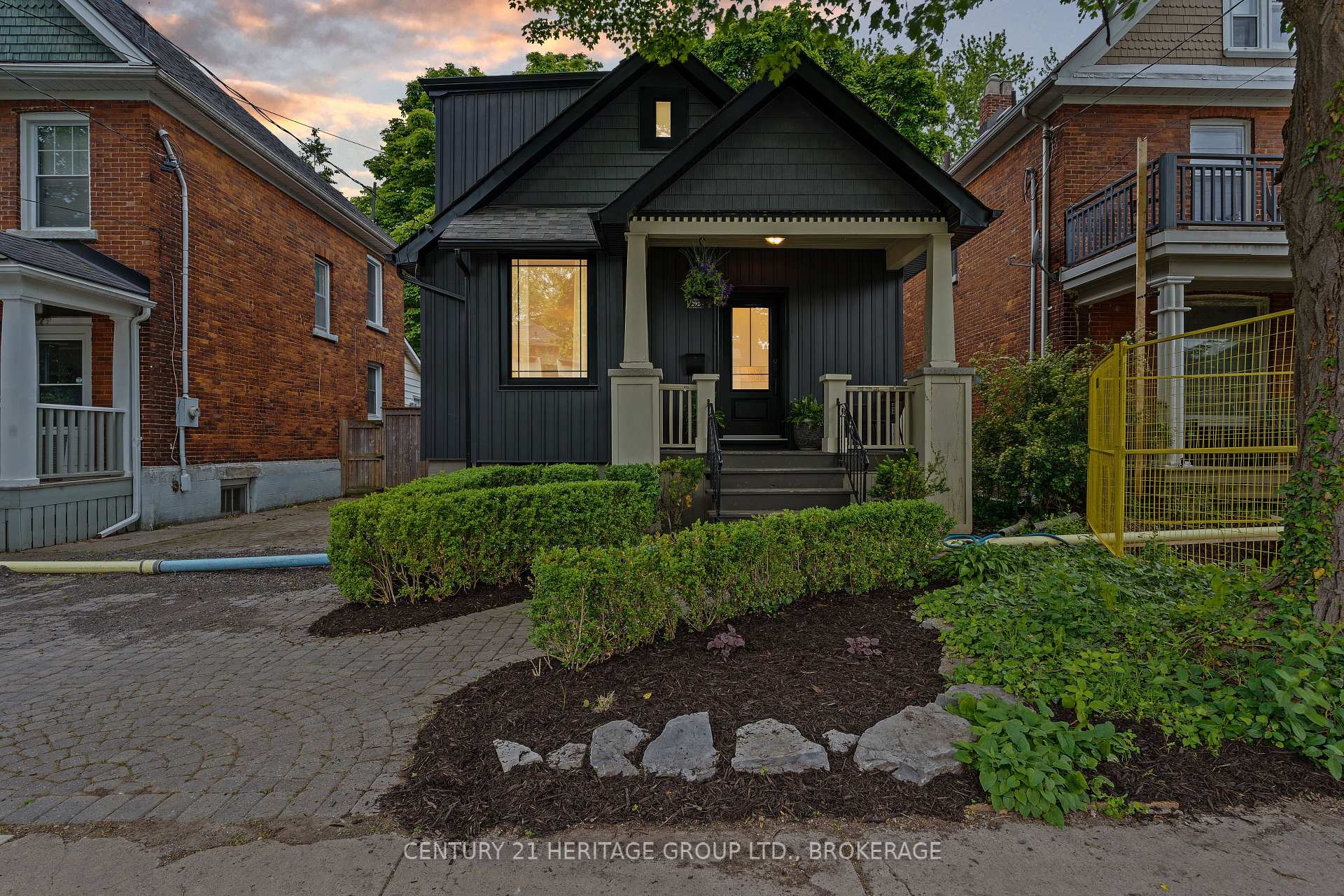 Photo 2 of 292 Victoria Street, Kingston, Central City East — HOMEH