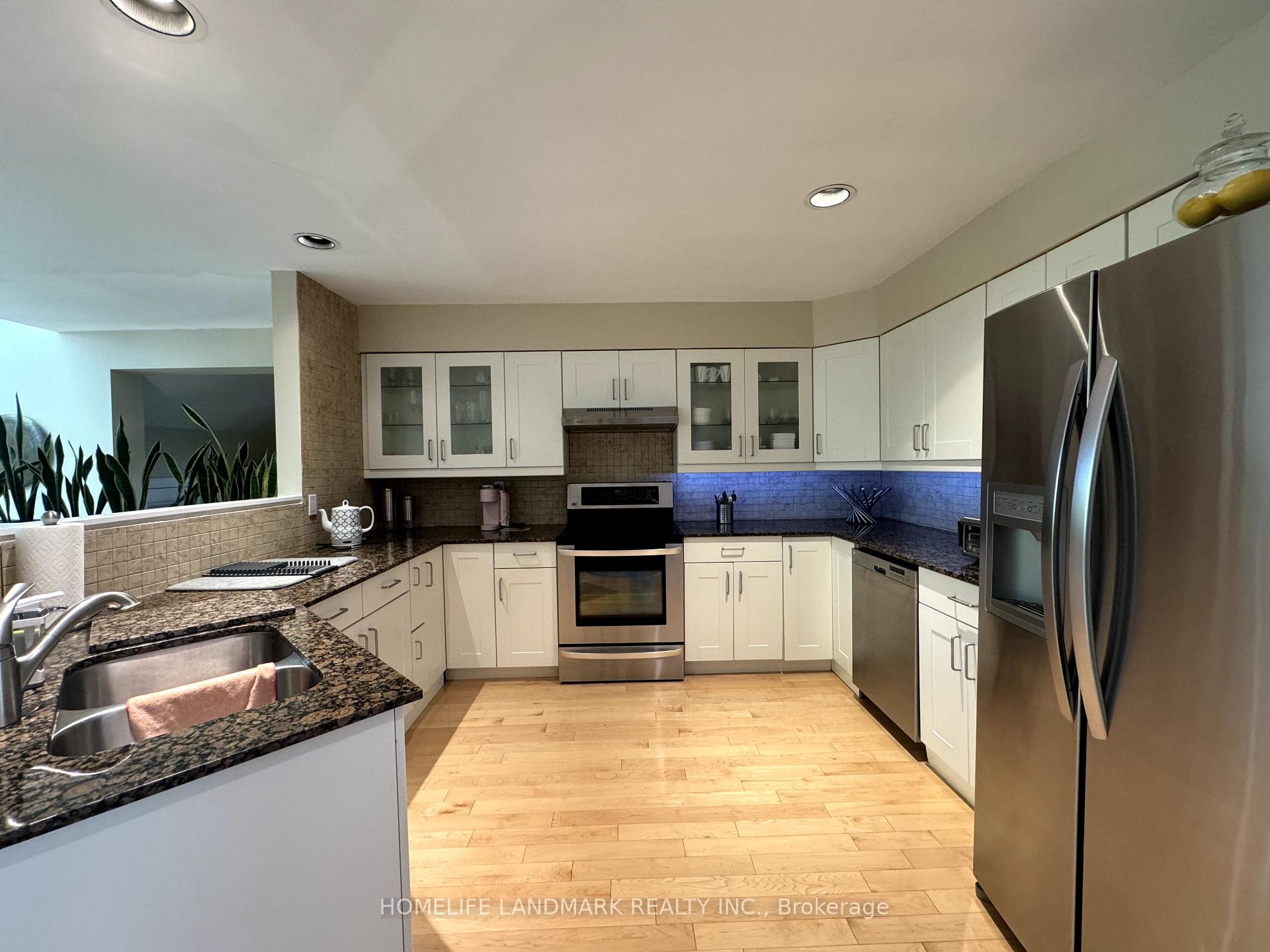 Photo 4 of 174 Steeles Avenue E, Markham, Grandview — HOMEH