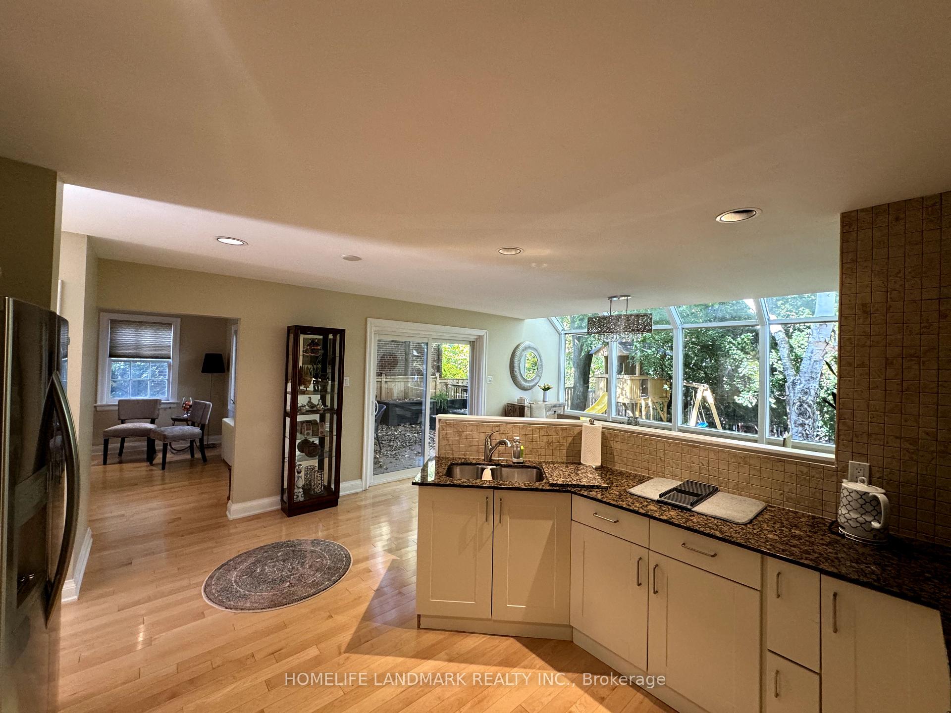 Photo 5 of 174 Steeles Avenue E, Markham, Grandview — HOMEH