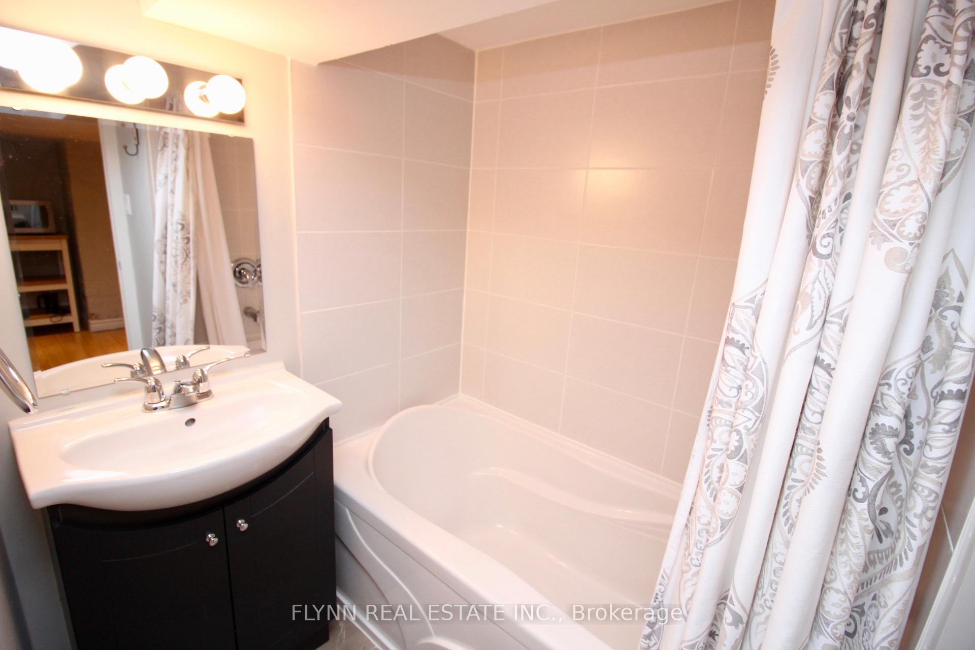 Photo 8 of Unit 2, 141 Markland Street, Hamilton, Durand — HOMEH