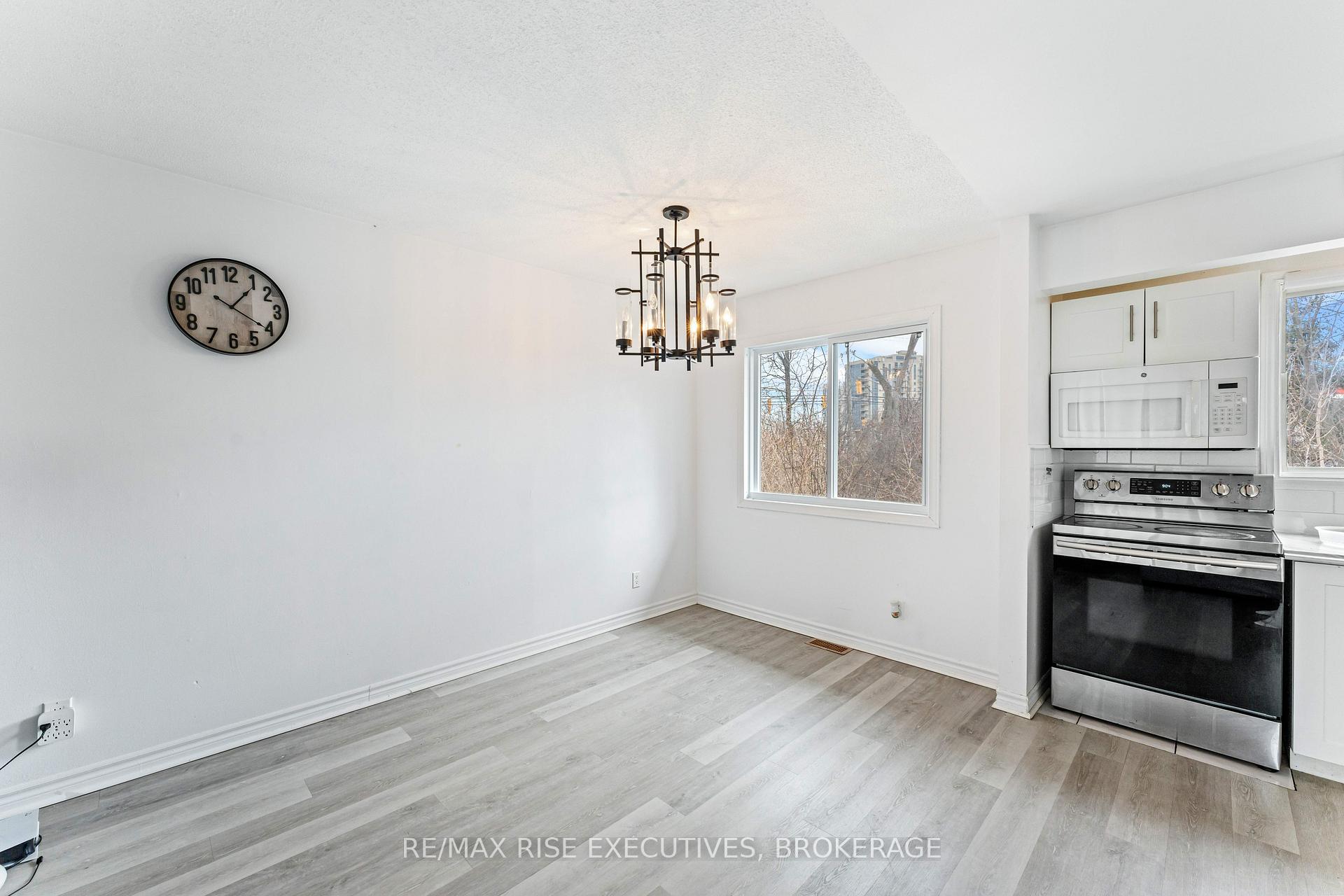Photo 5 of 16 Limeridge Drive, Kingston, Kingston East (Incl Barret Crt) — HOMEH